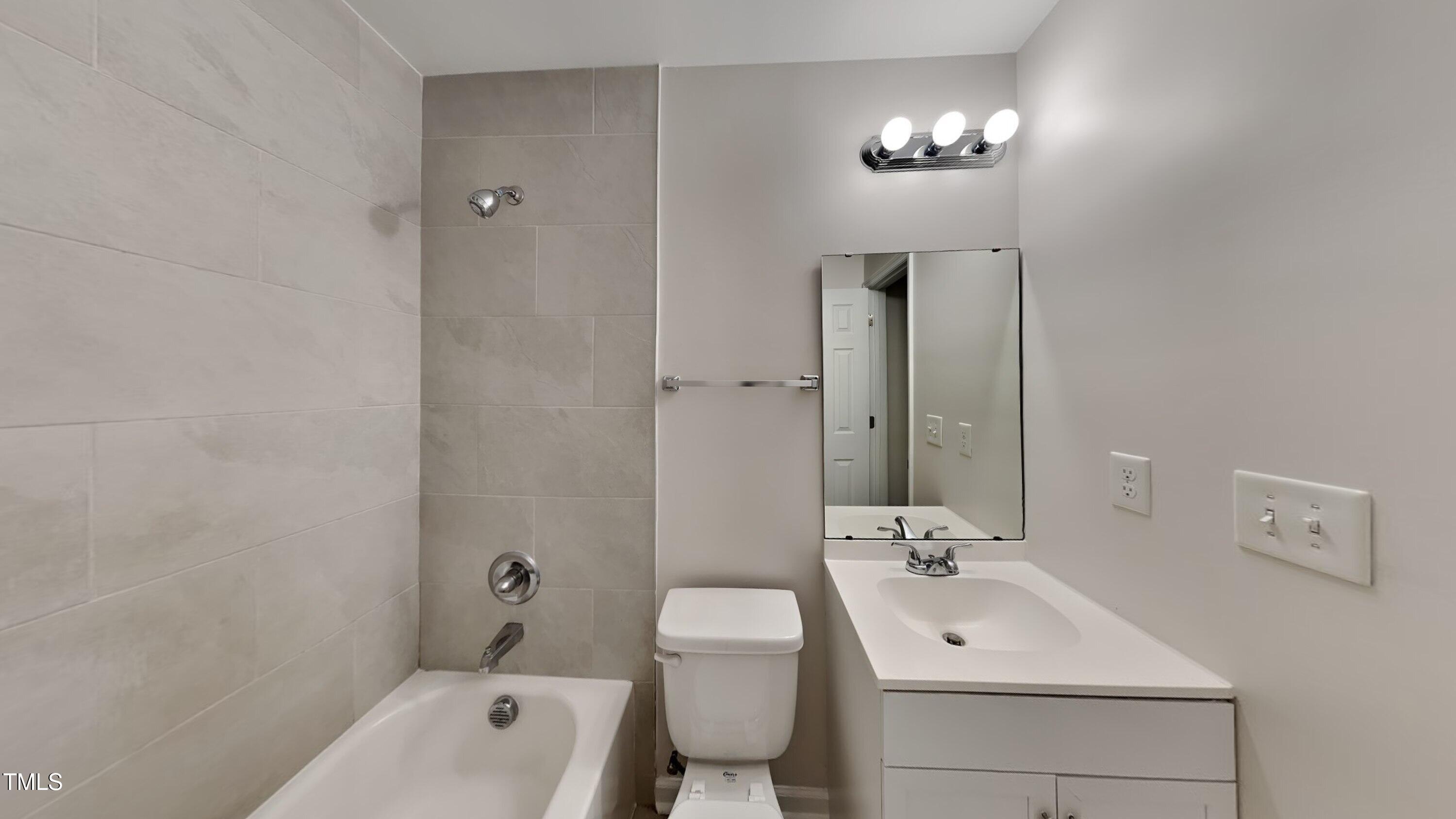 4703 Blue Bird Court # I Property Photo 12