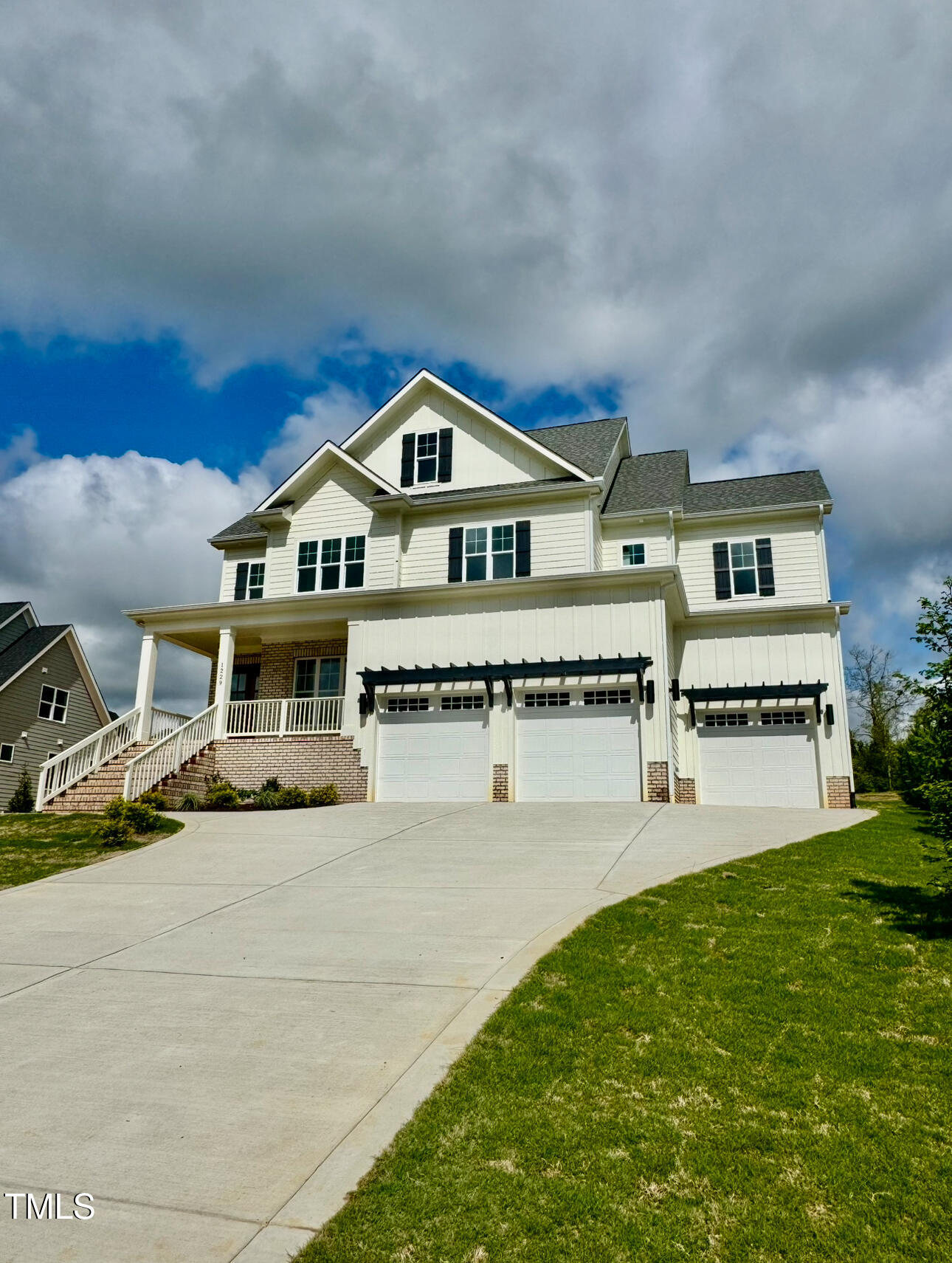 1229 Azalea Garden Circle Property Photo 1
