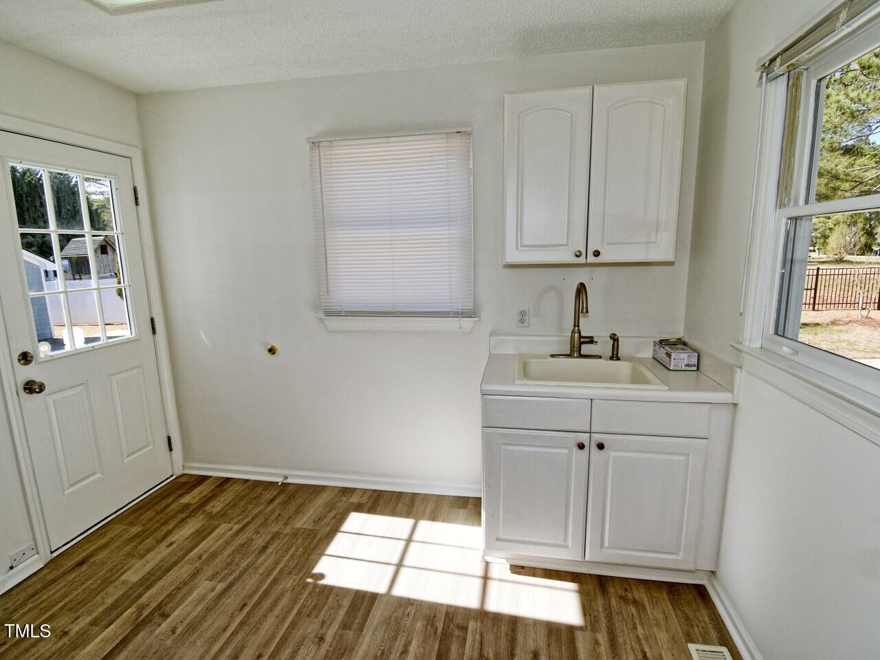 3217 Banks Road Property Photo 11