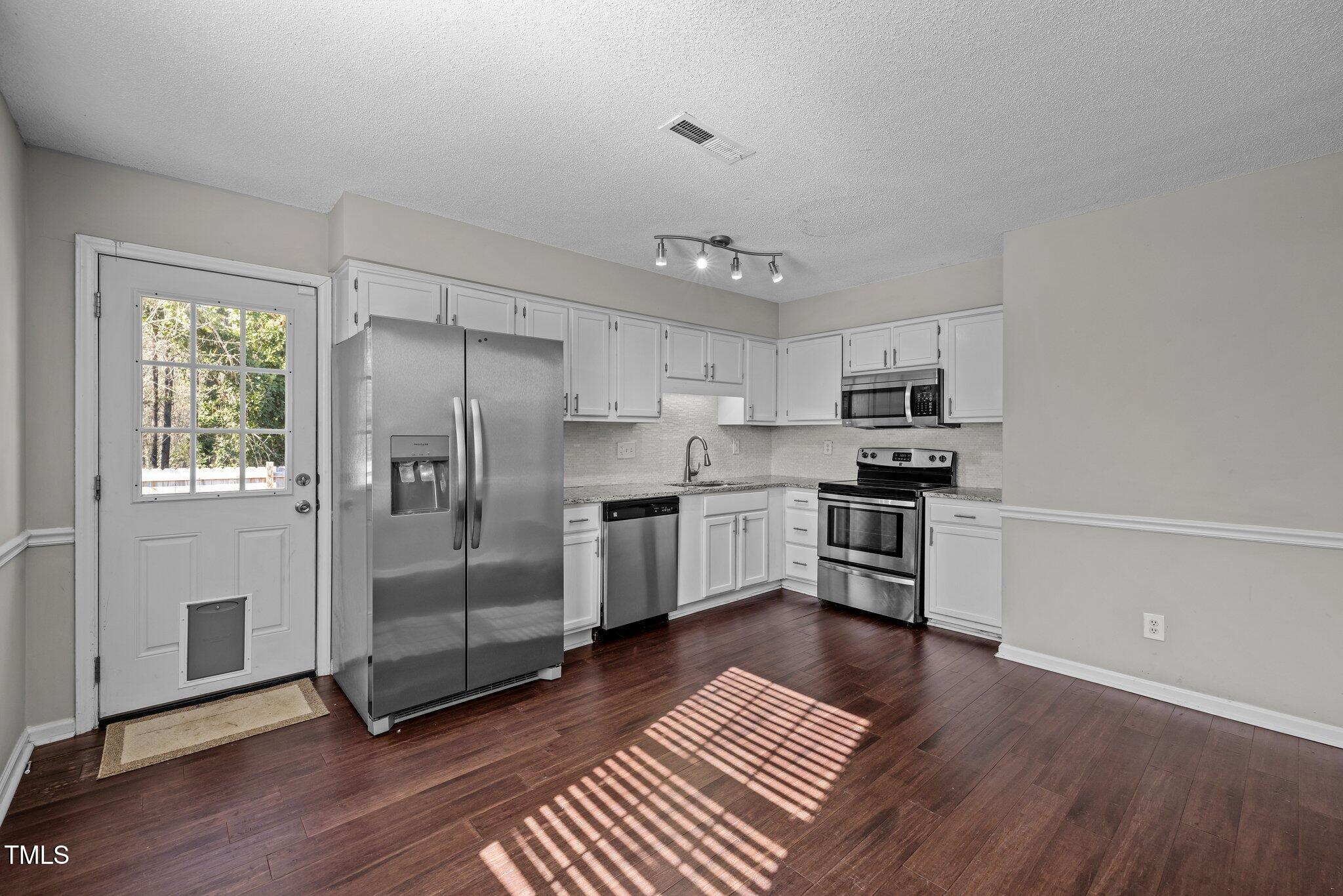4104 Ludgate Drive Property Photo 7