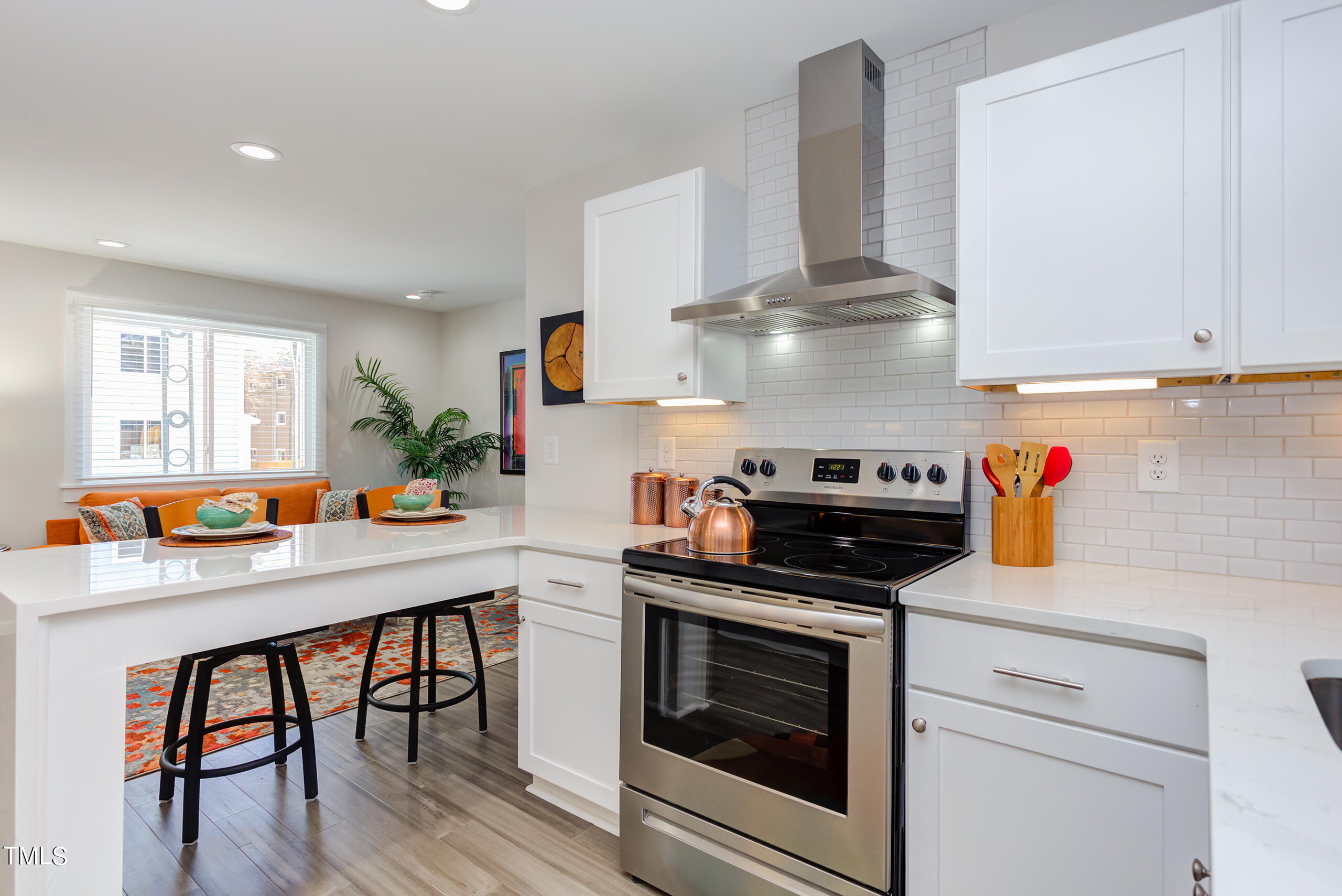 1309 Hudson Avenue # D11 Property Photo 1