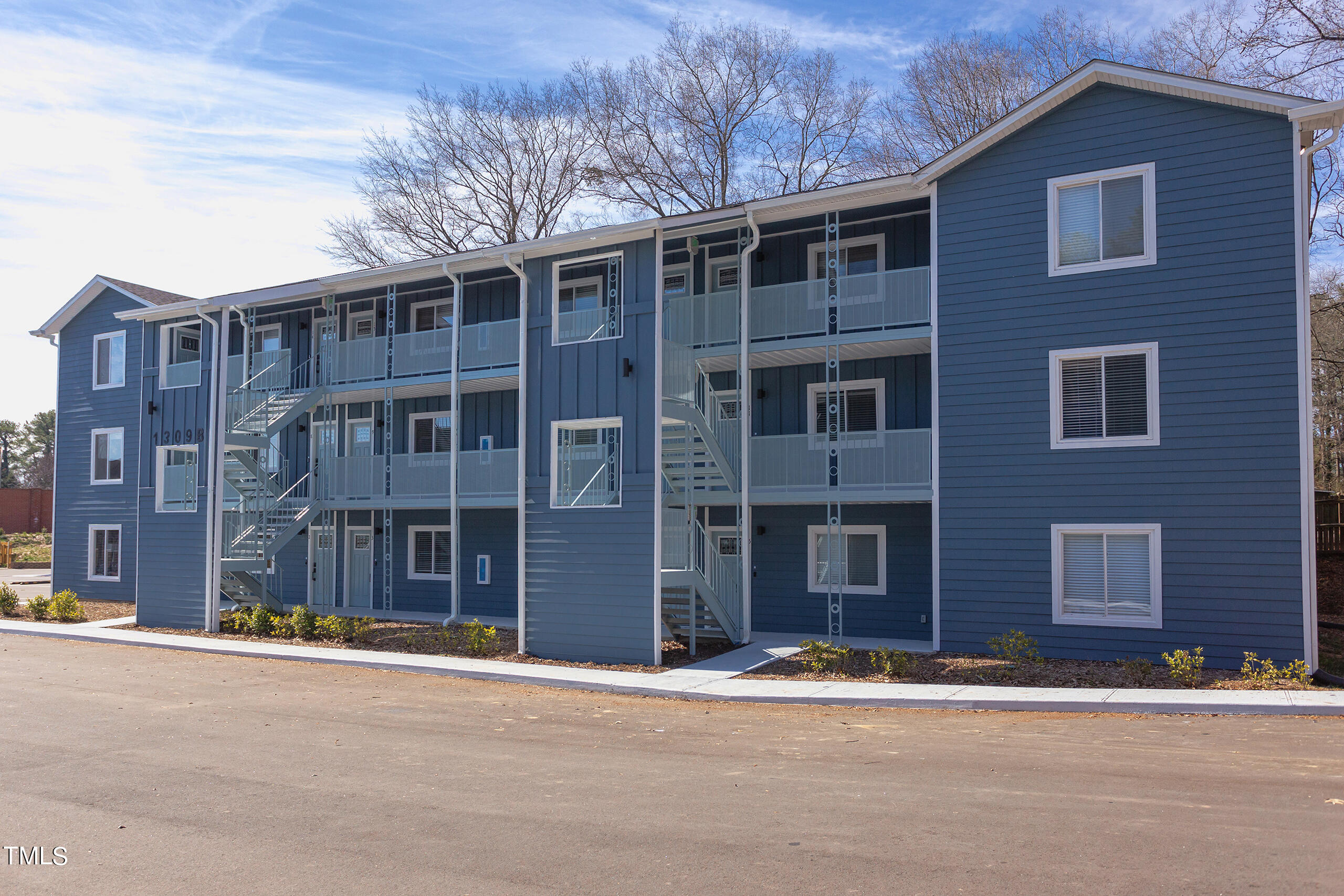 1309 Hudson Avenue # D11 Property Photo 2