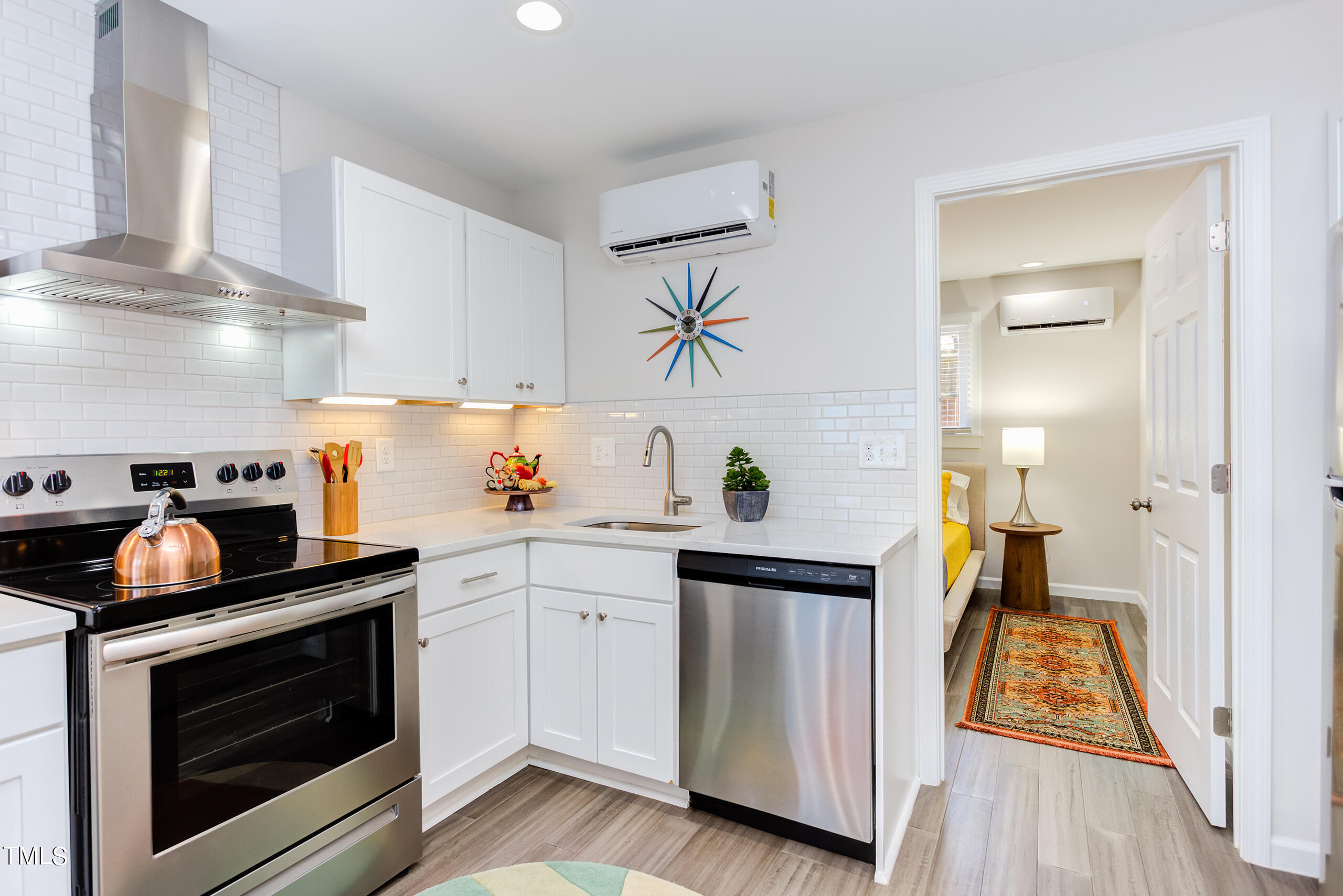 1309 Hudson Avenue # D11 Property Photo 11