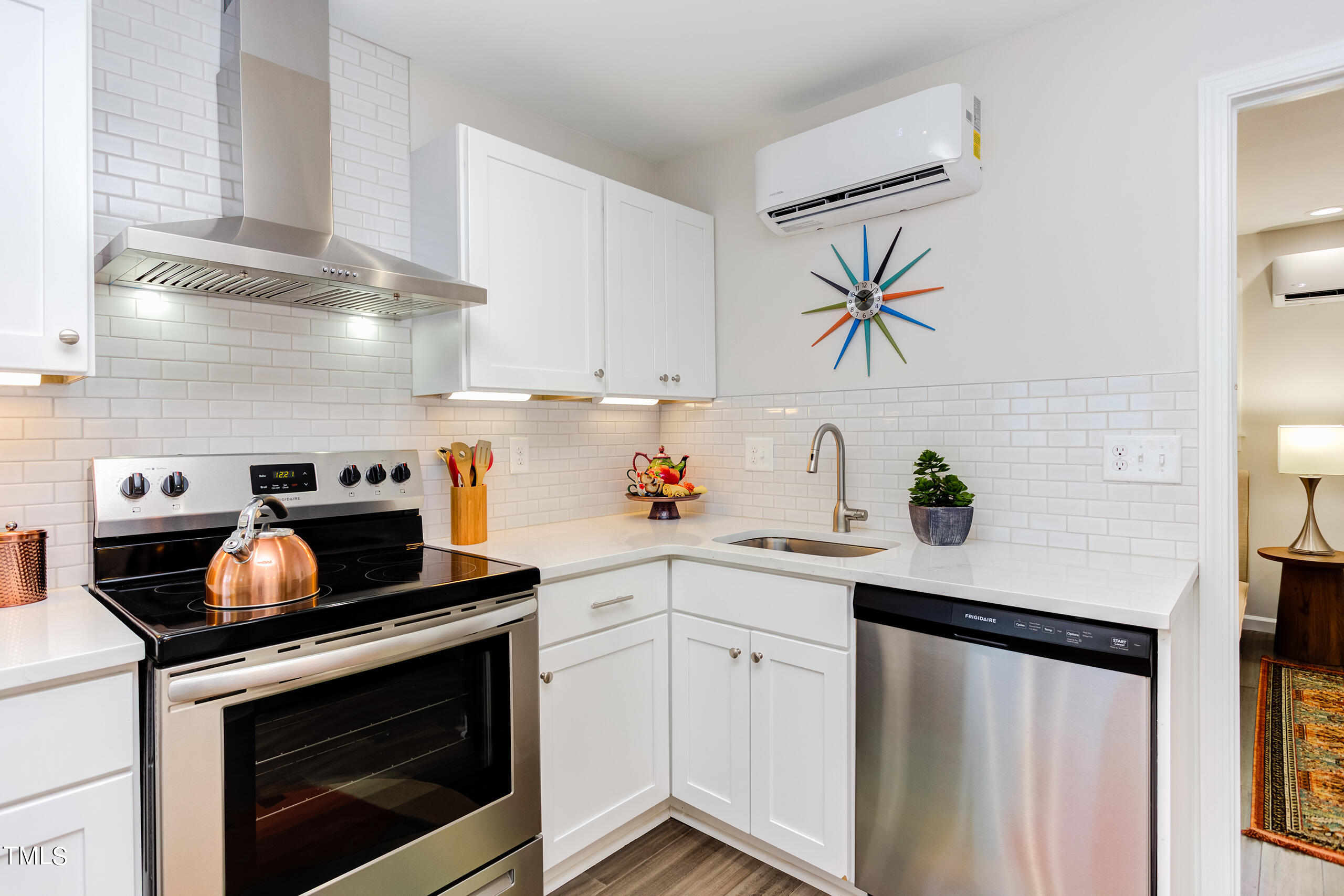 1309 Hudson Avenue # D11 Property Photo 15