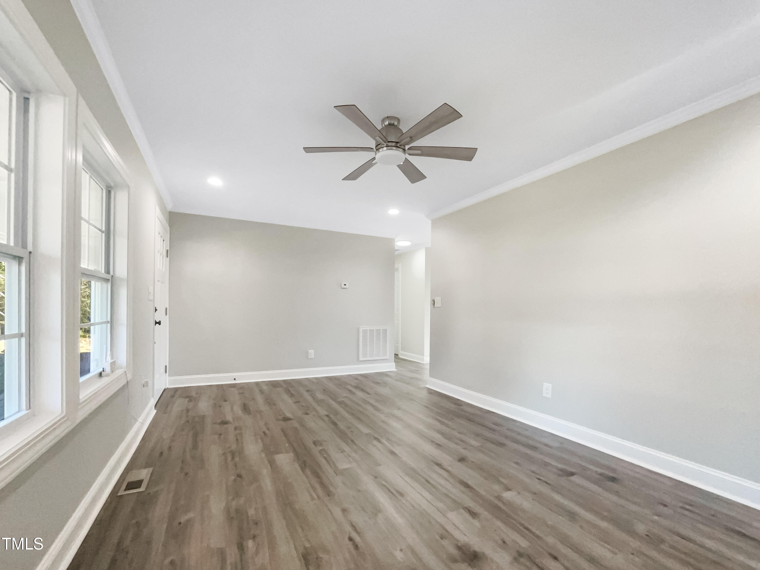 6307 Tryon Road Property Photo 10