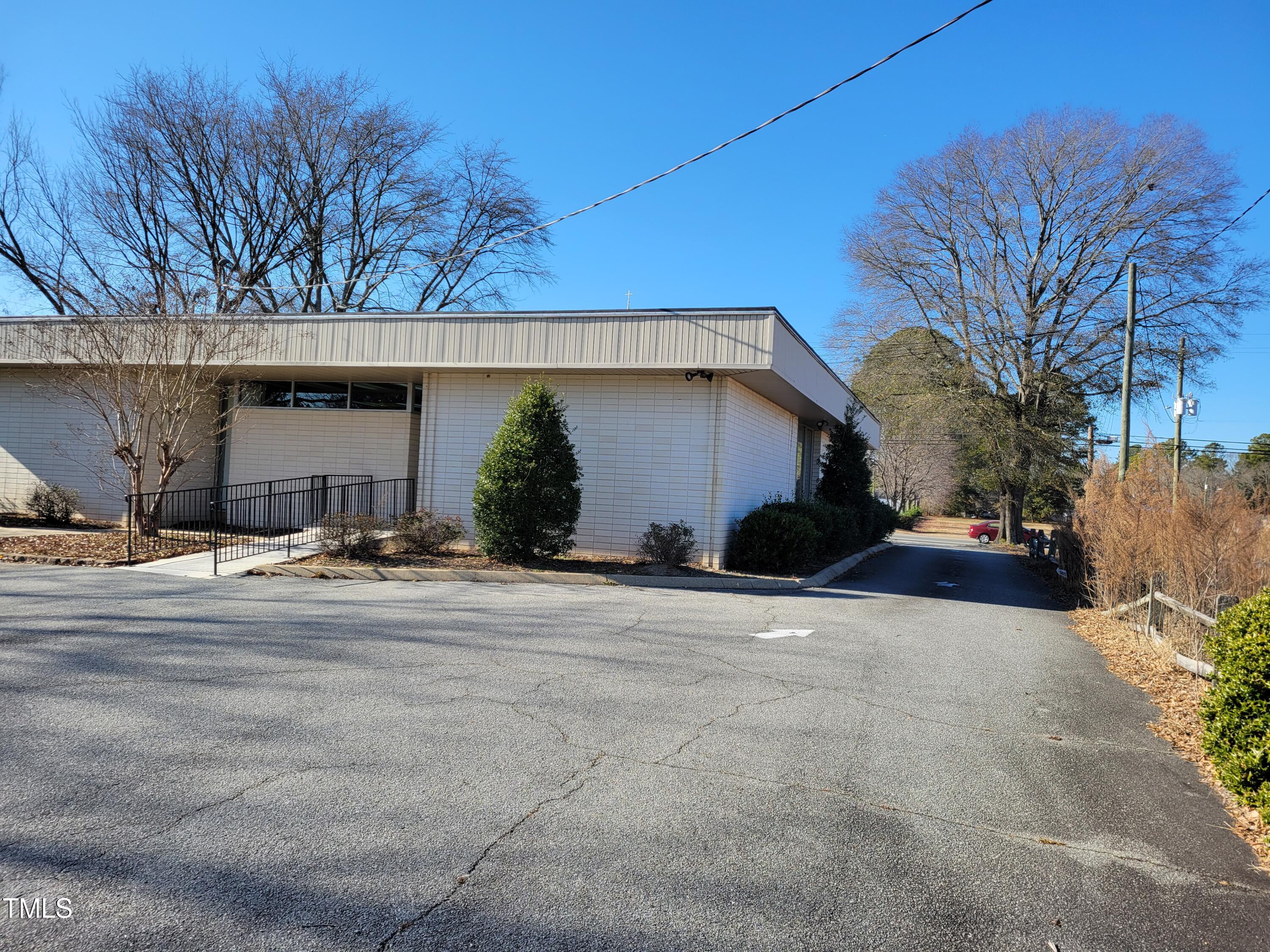 1709 S Brightleaf Boulevard Property Photo 6