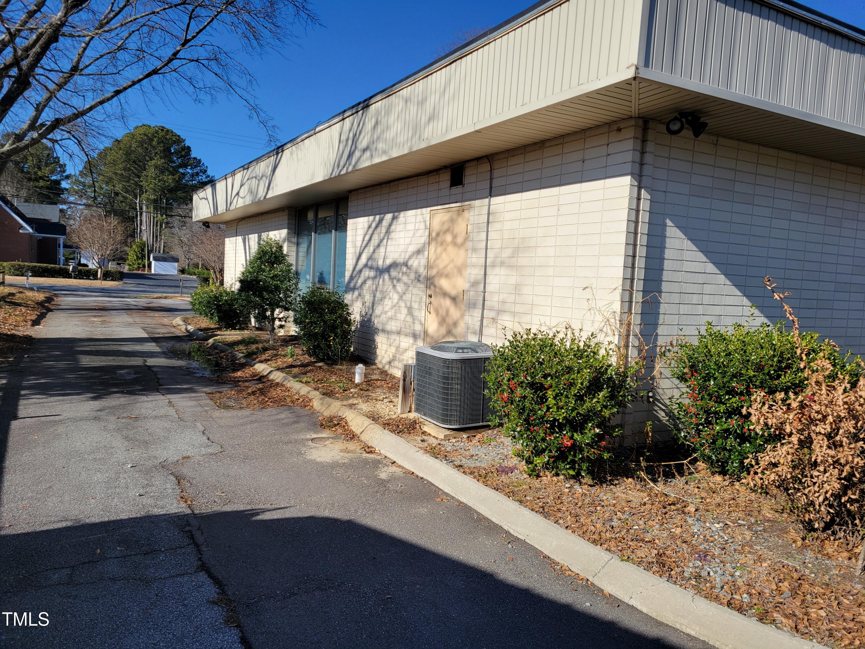 1709 S Brightleaf Boulevard Property Photo 16
