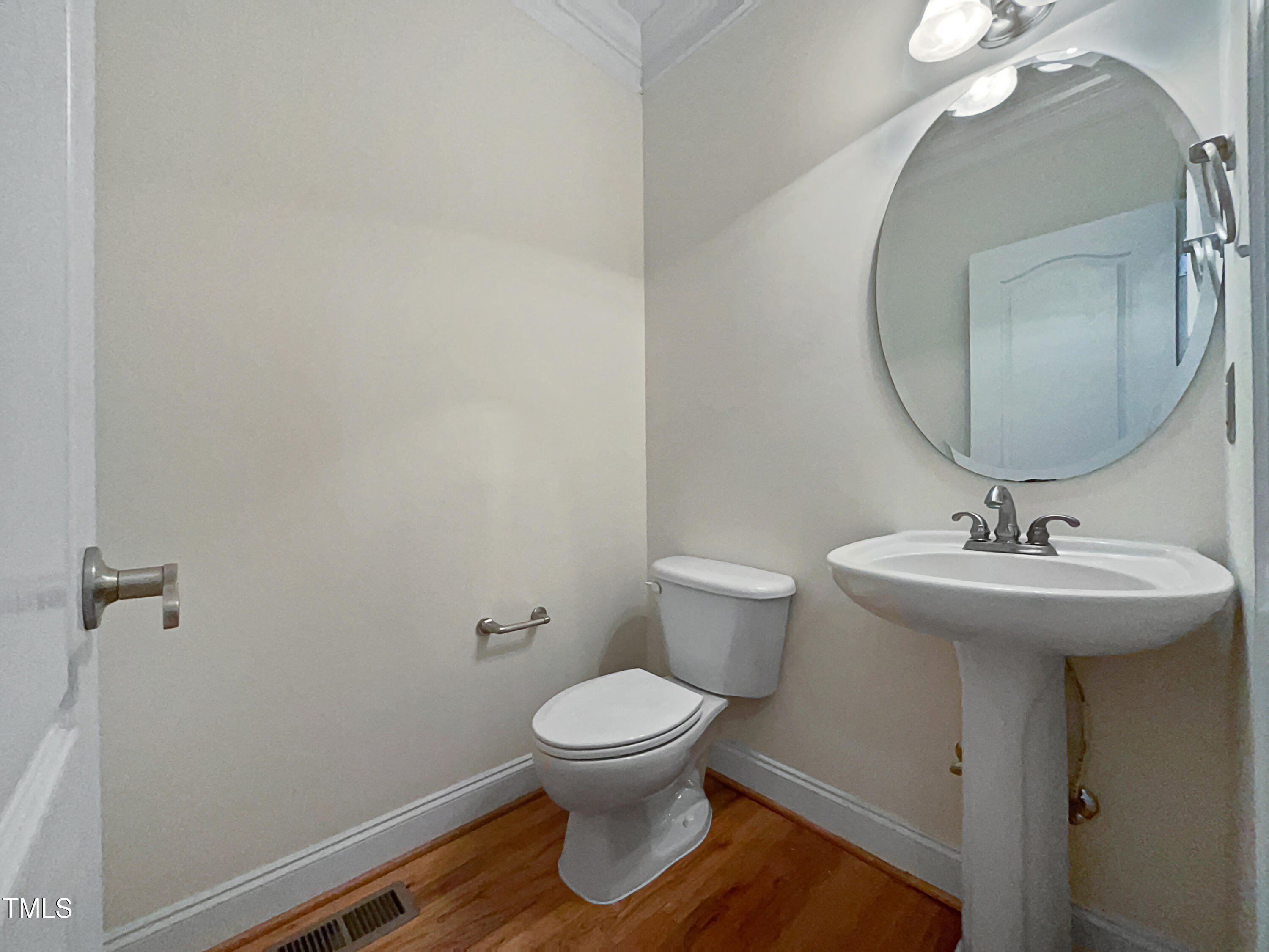 5621 Voorhees Lane Property Photo 18
