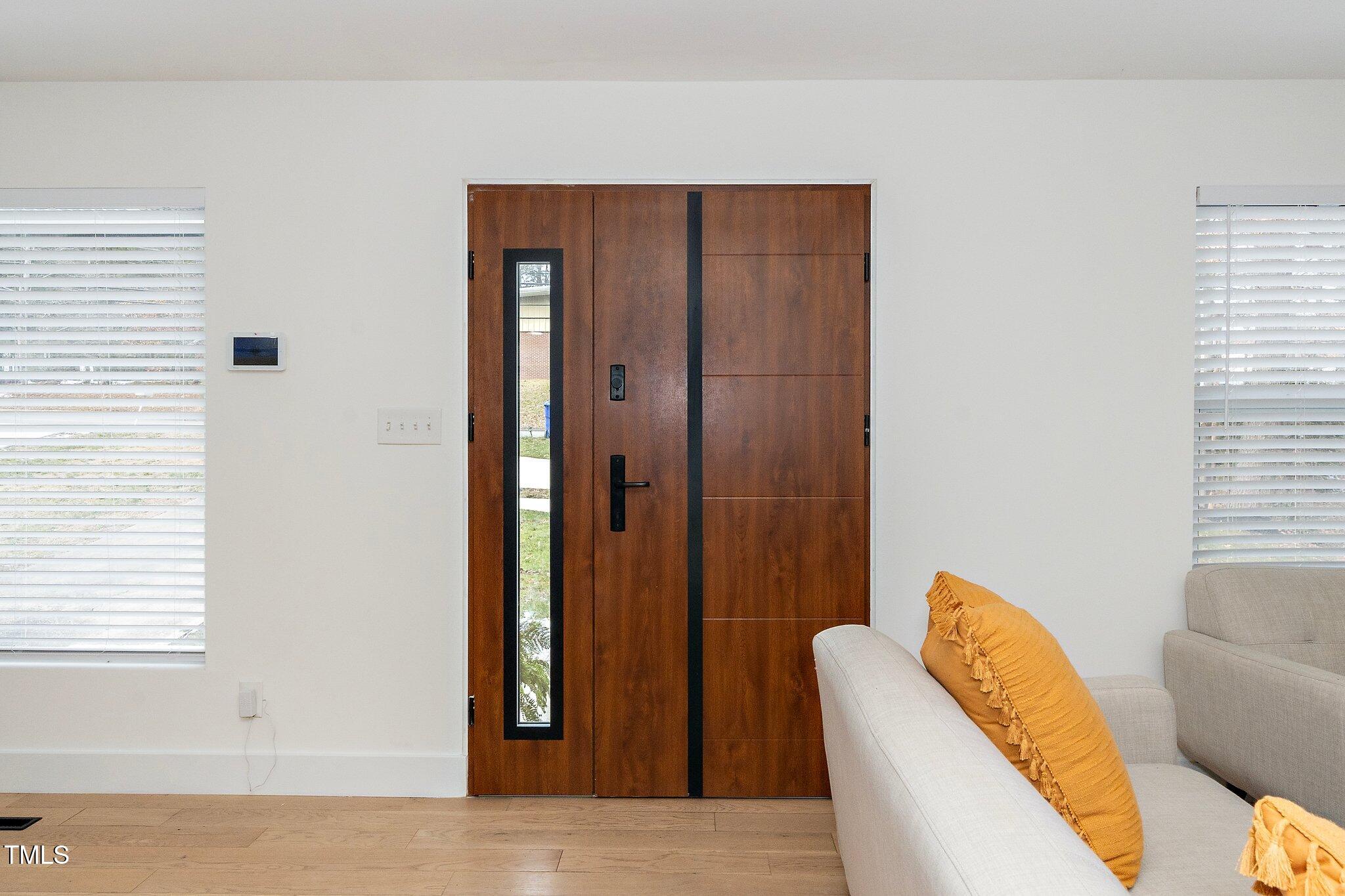 1128 E Geer Street Property Photo 4