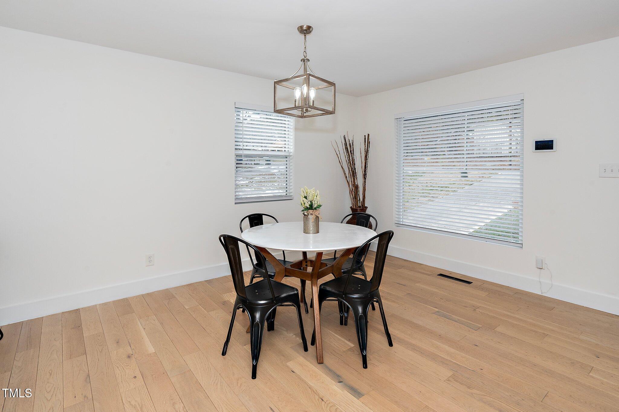 1128 E Geer Street Property Photo 6