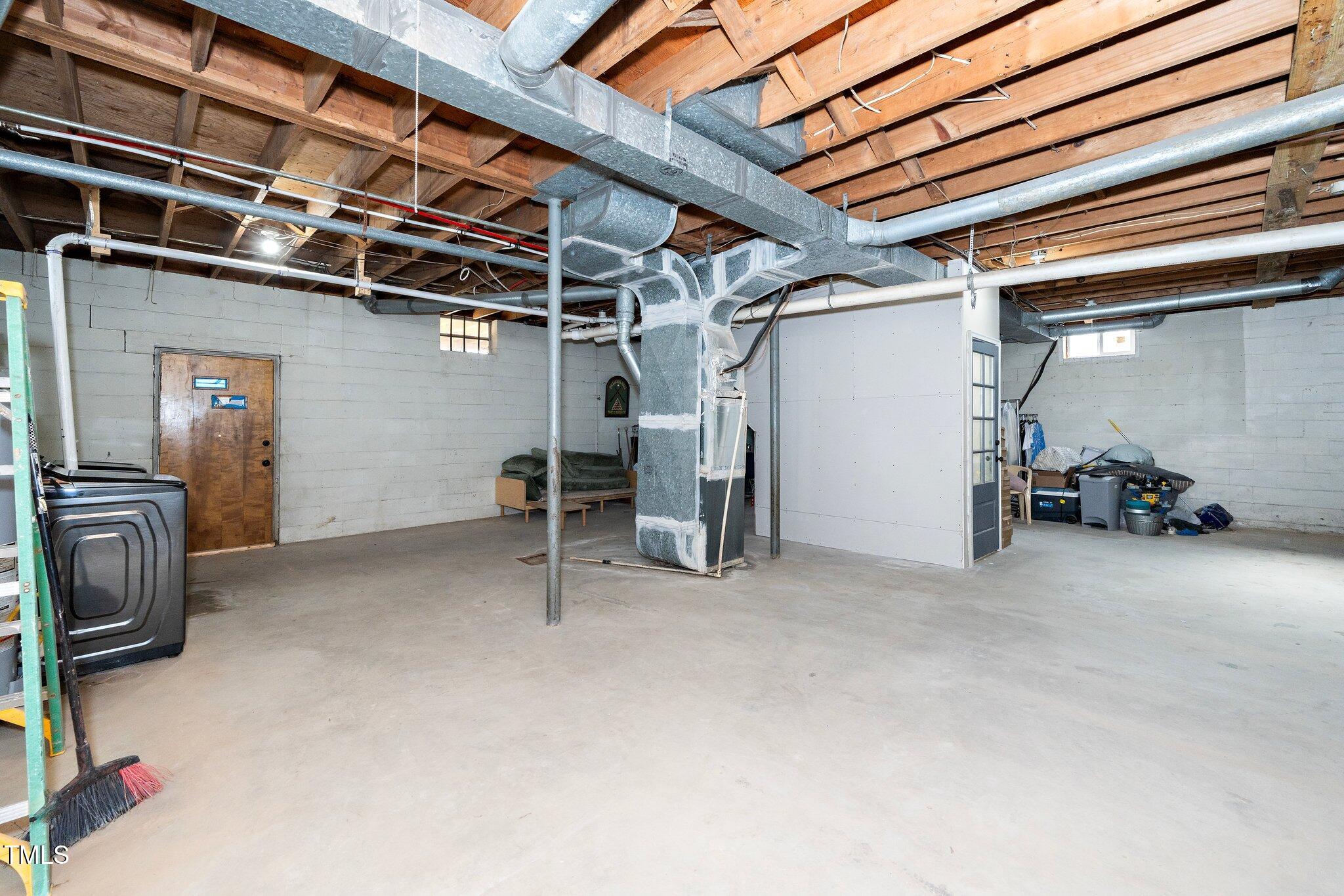 1128 E Geer Street Property Photo 18