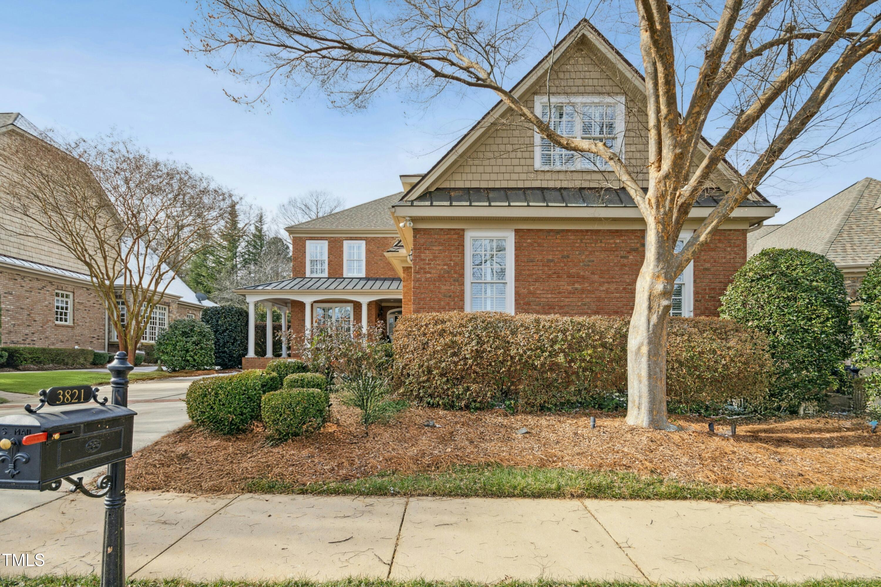 3821 Glen Iris Lane Property Photo 4