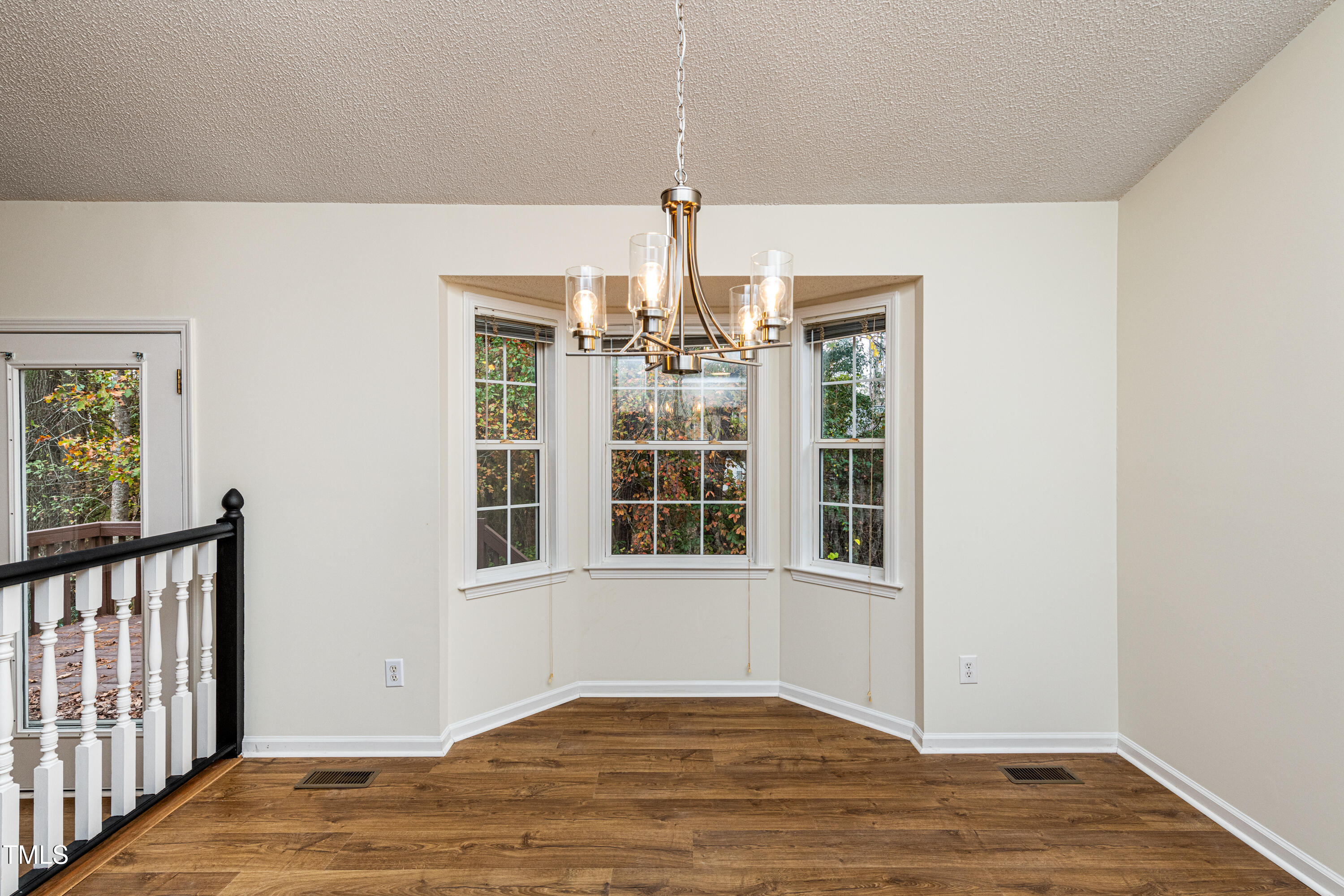 125 Havencrest Landing Property Photo 11