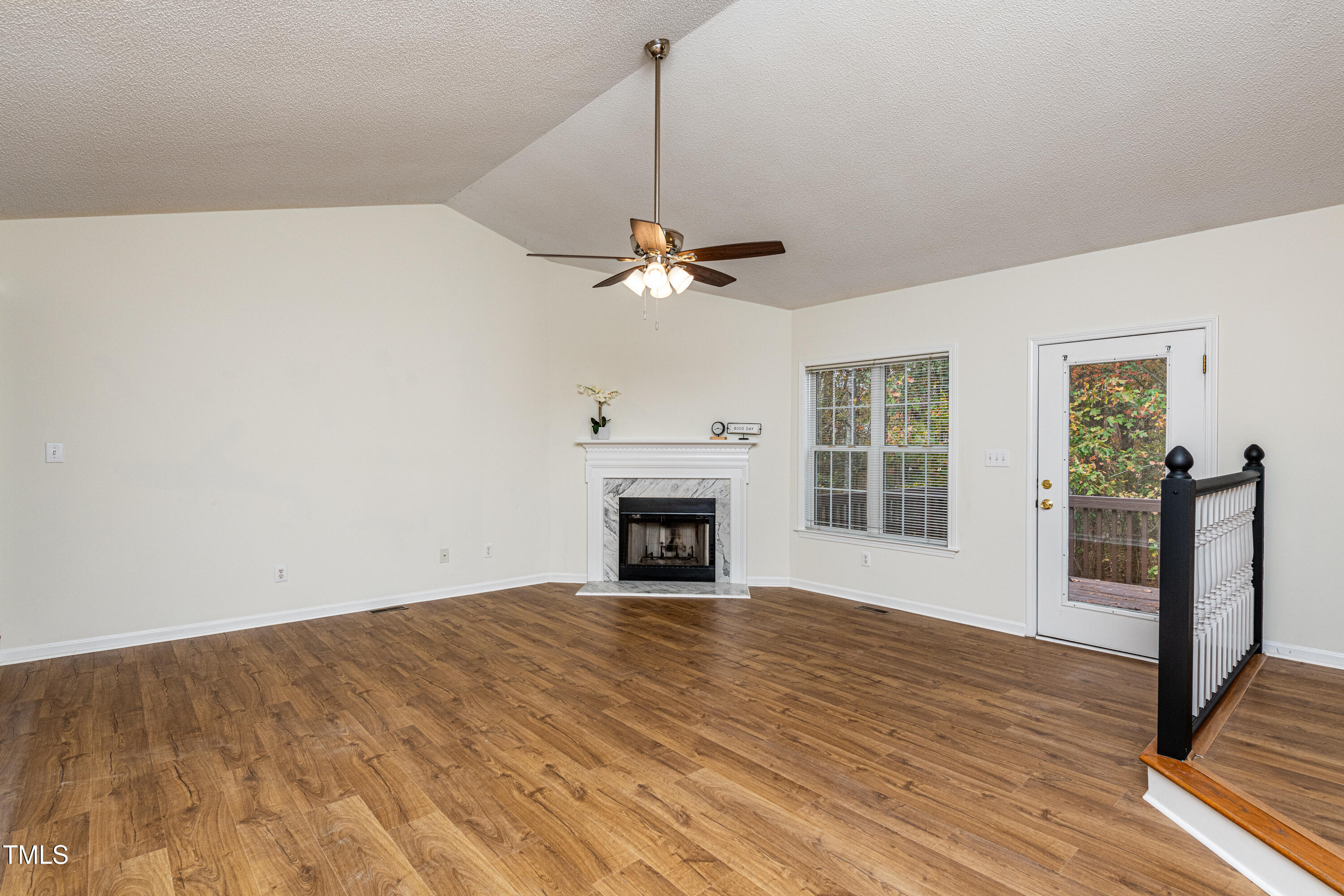 125 Havencrest Landing Property Photo 14