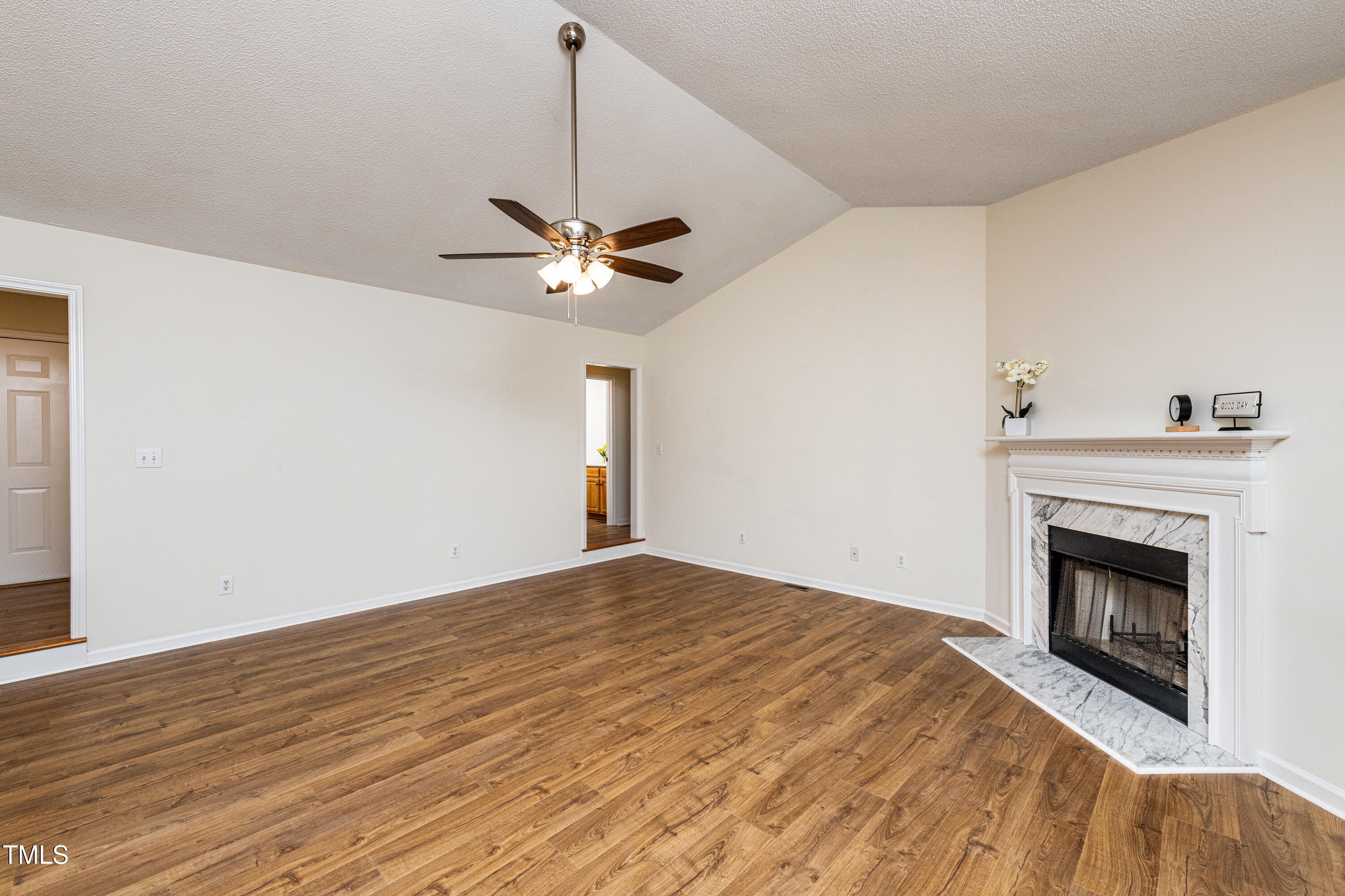 125 Havencrest Landing Property Photo 17
