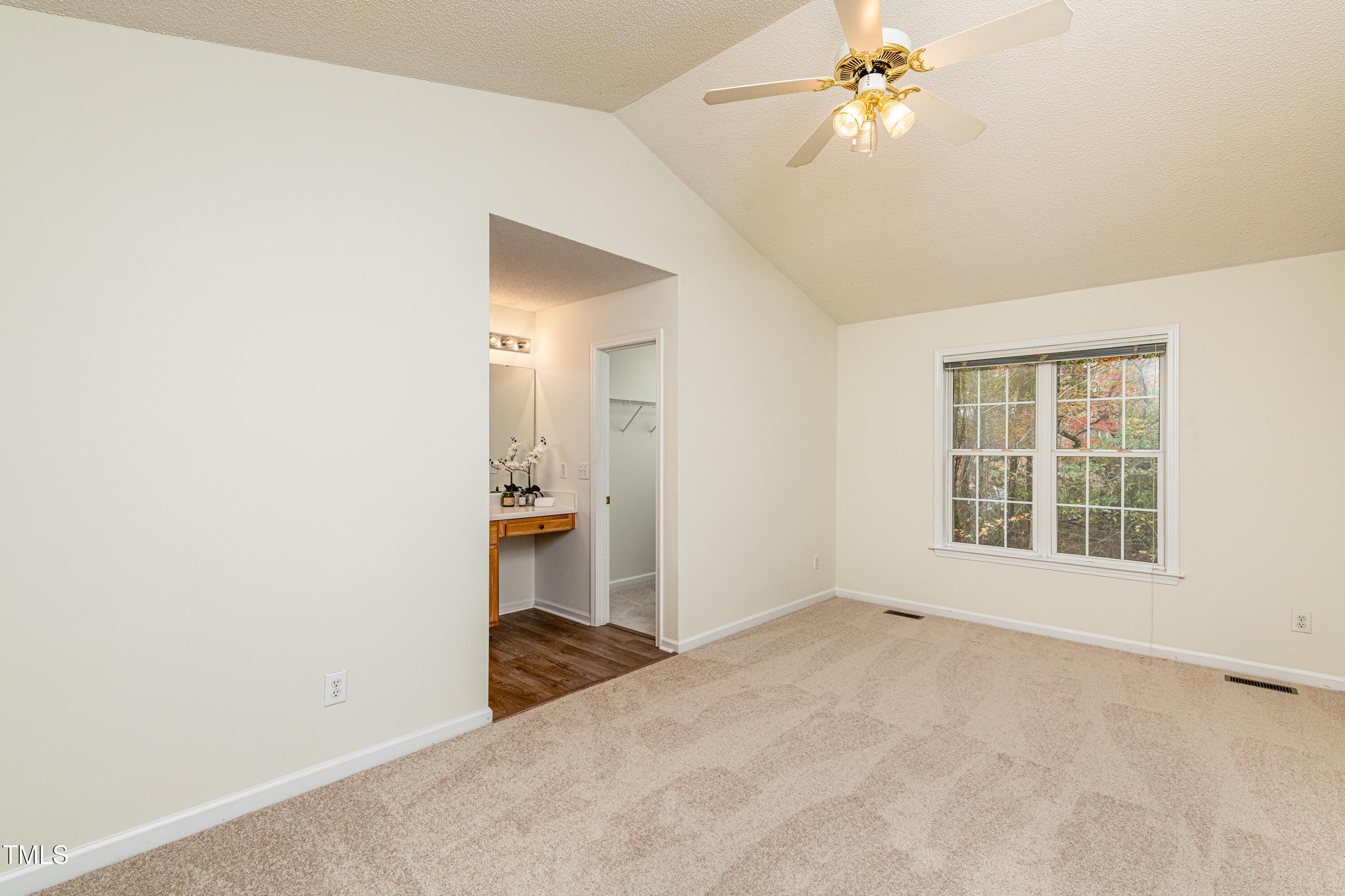 125 Havencrest Landing Property Photo 18