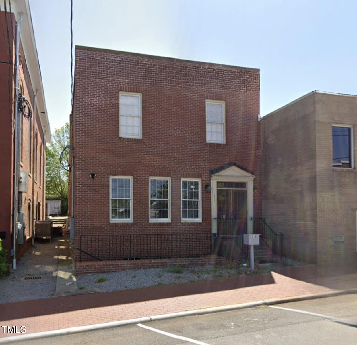 115 E Market Street Property Photo 1