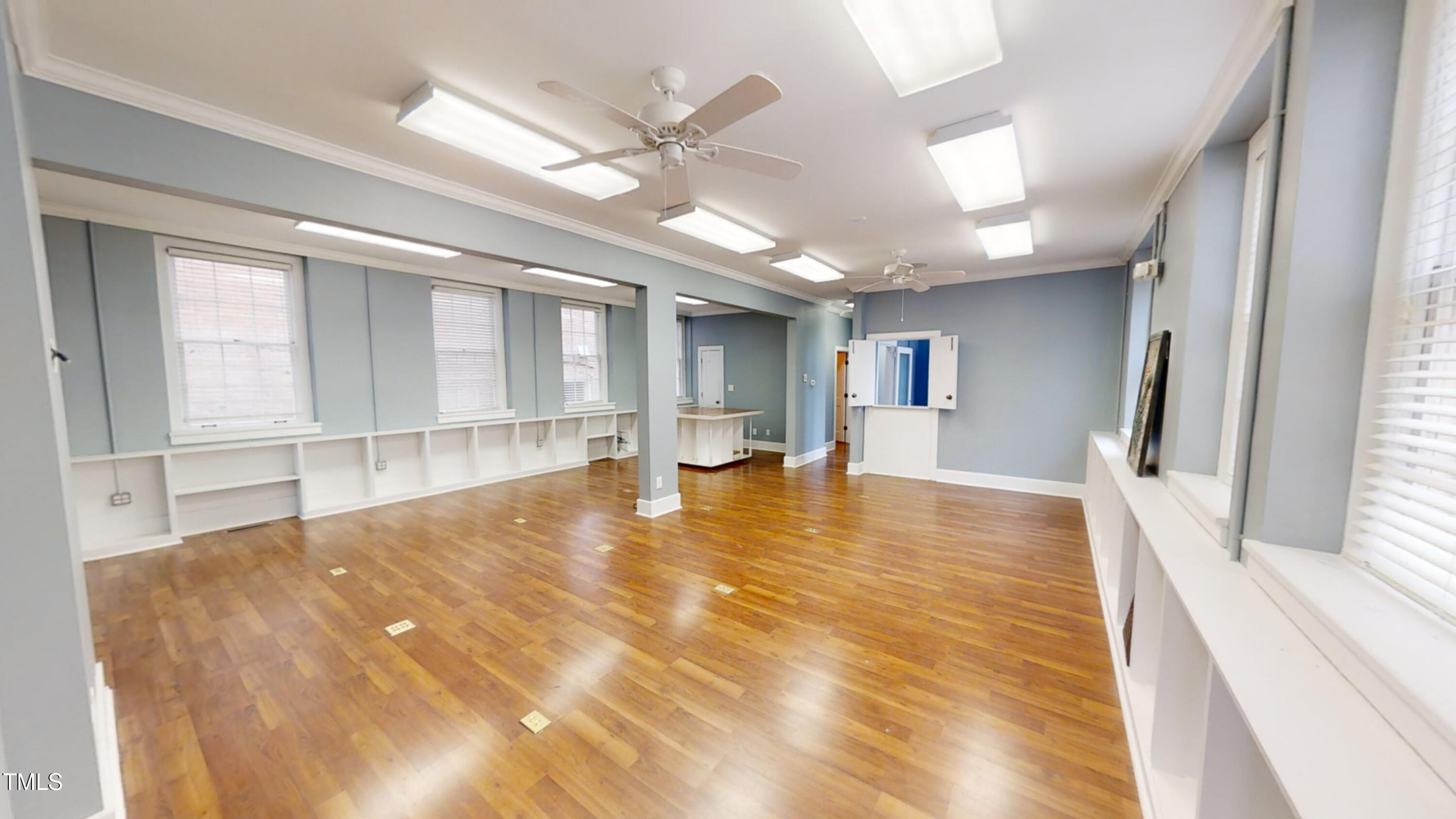 115 E Market Street Property Photo 8