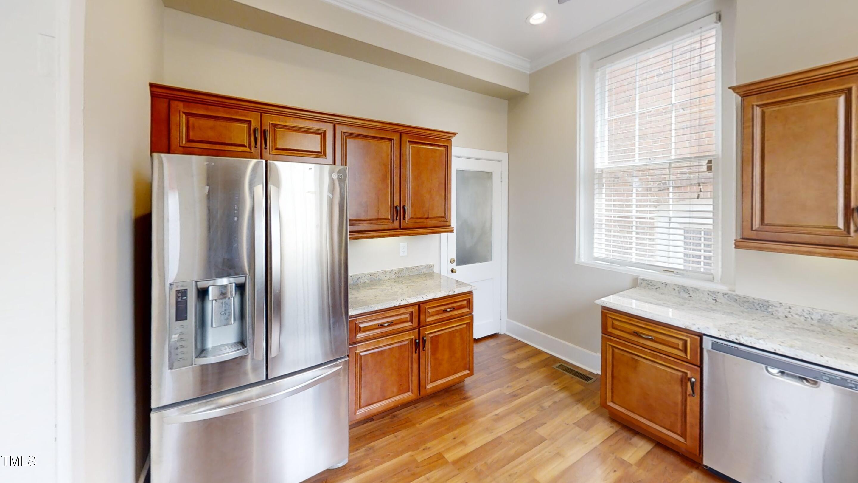 115 E Market Street Property Photo 18