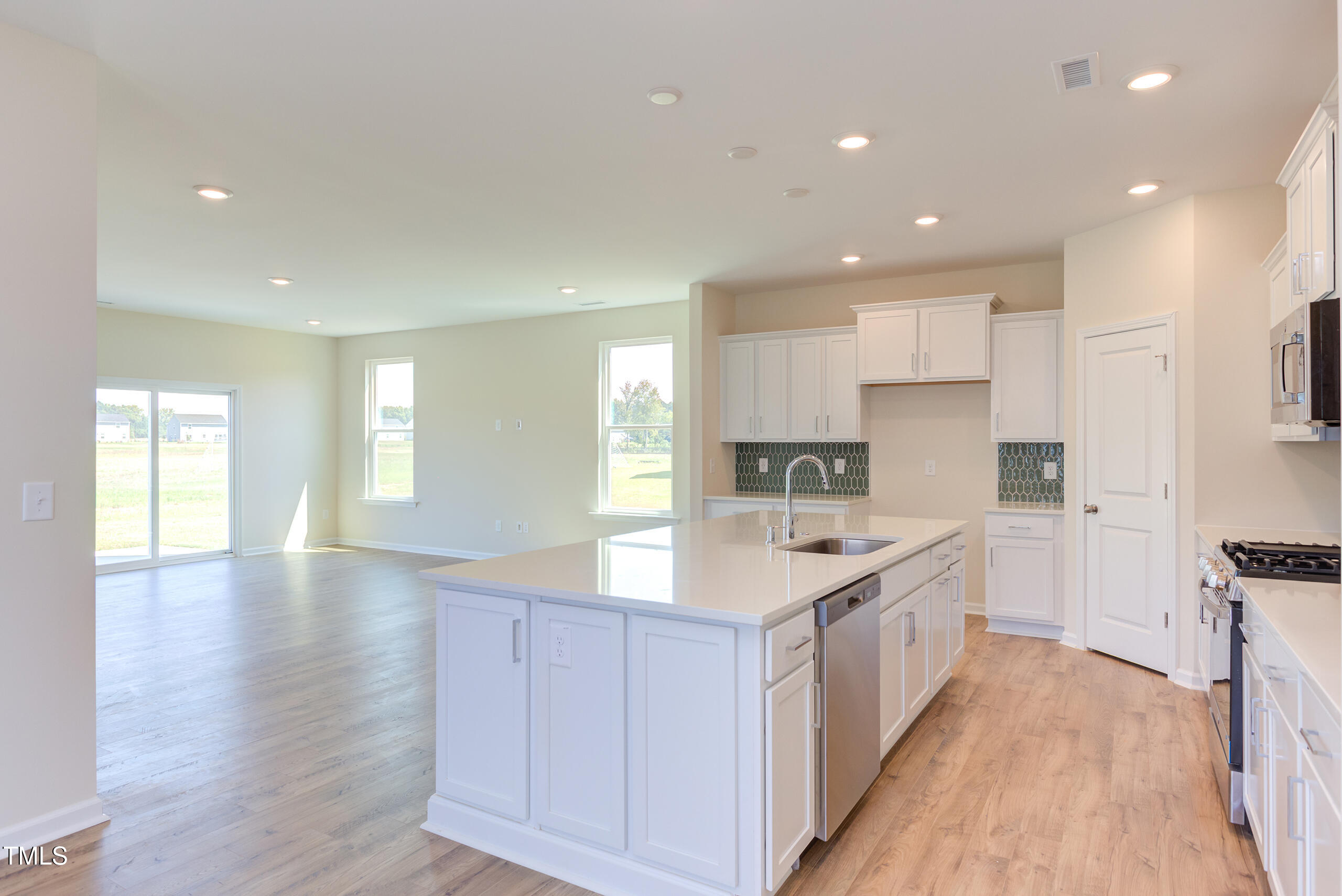 86 Barn Door Drive Property Photo 4