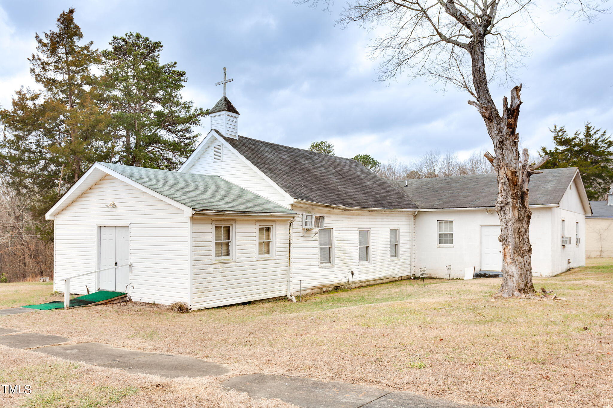 1206 Trollinger Road Property Photo 1
