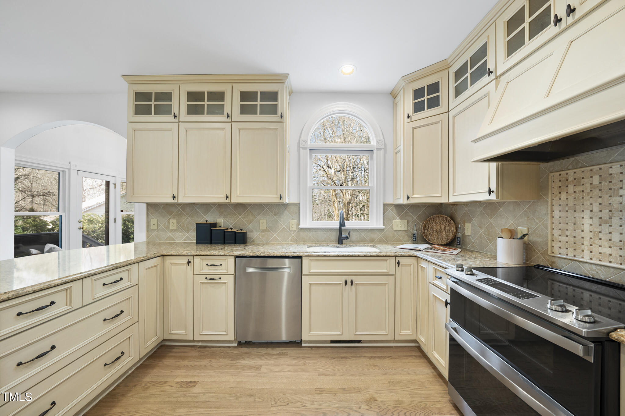 1800 Deer Fern Drive Property Photo 13
