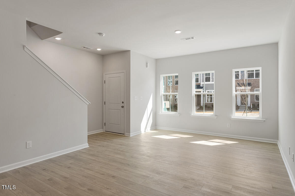 284 Chesapeake Commons Street # 150 Property Photo 3