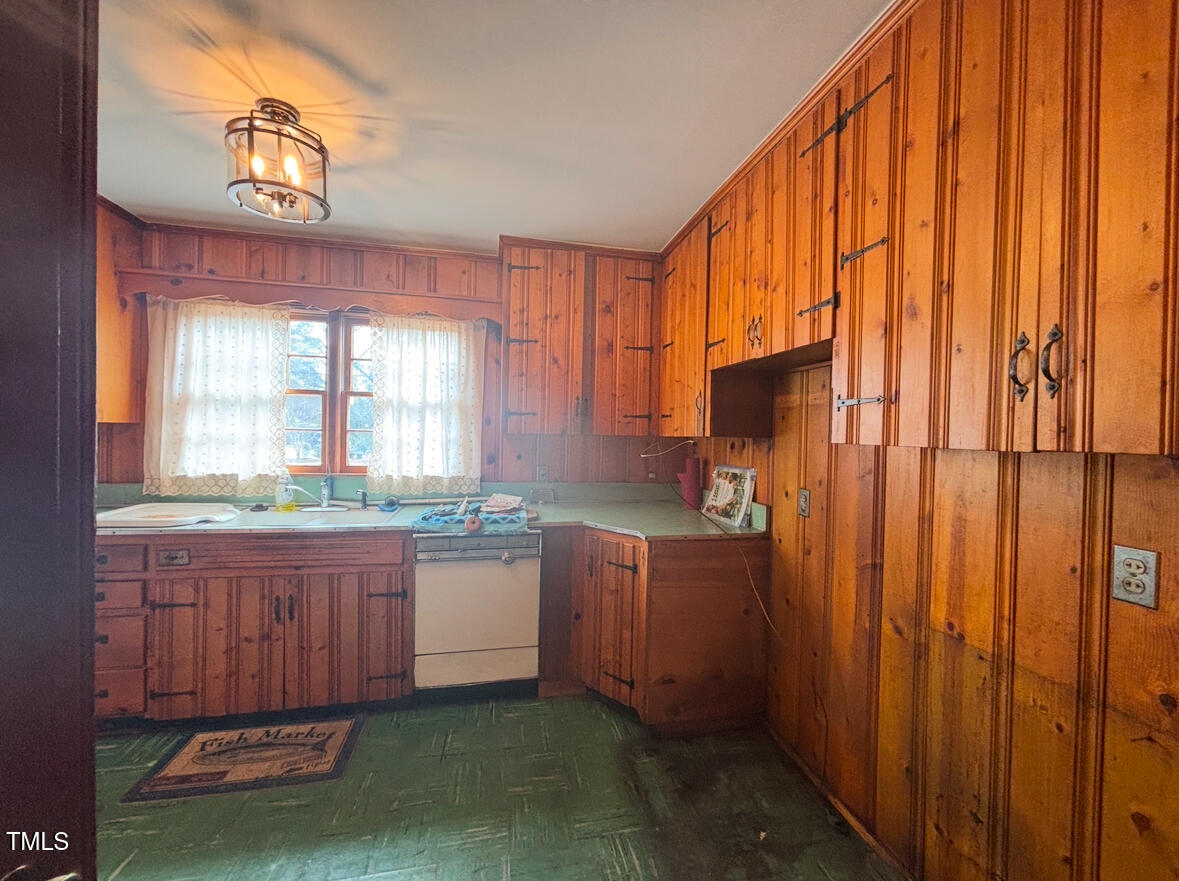 301 N Ellis Avenue Property Photo 4