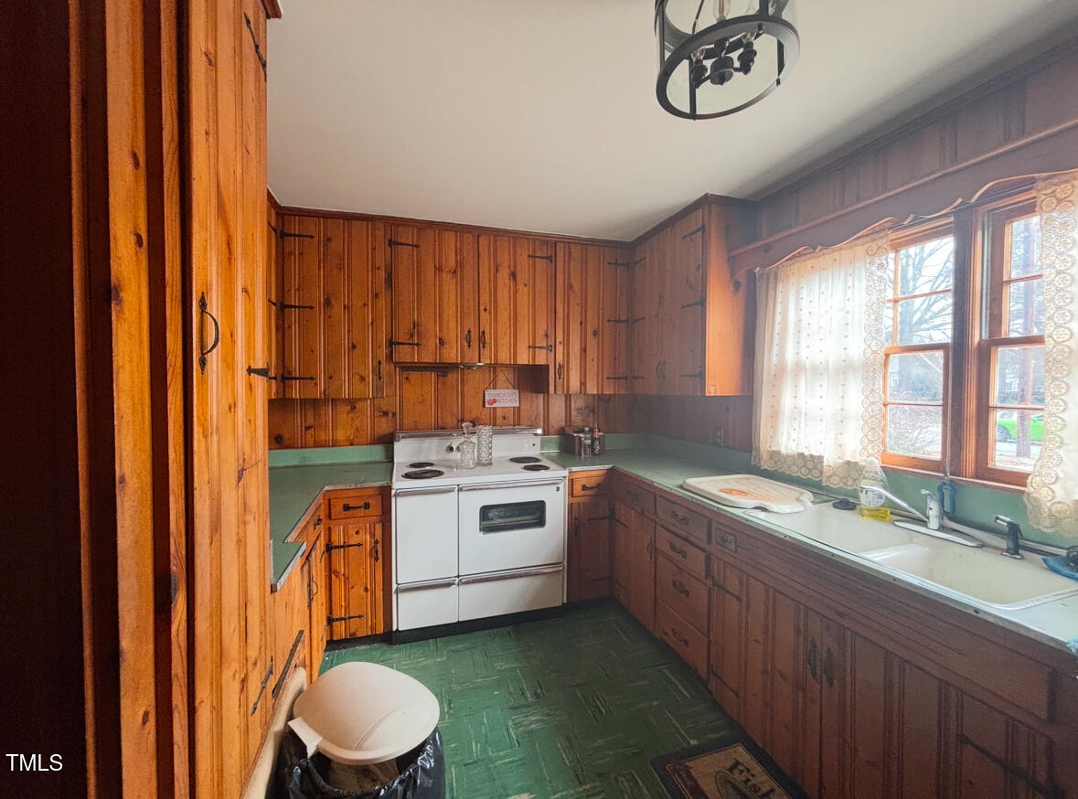 301 N Ellis Avenue Property Photo 6