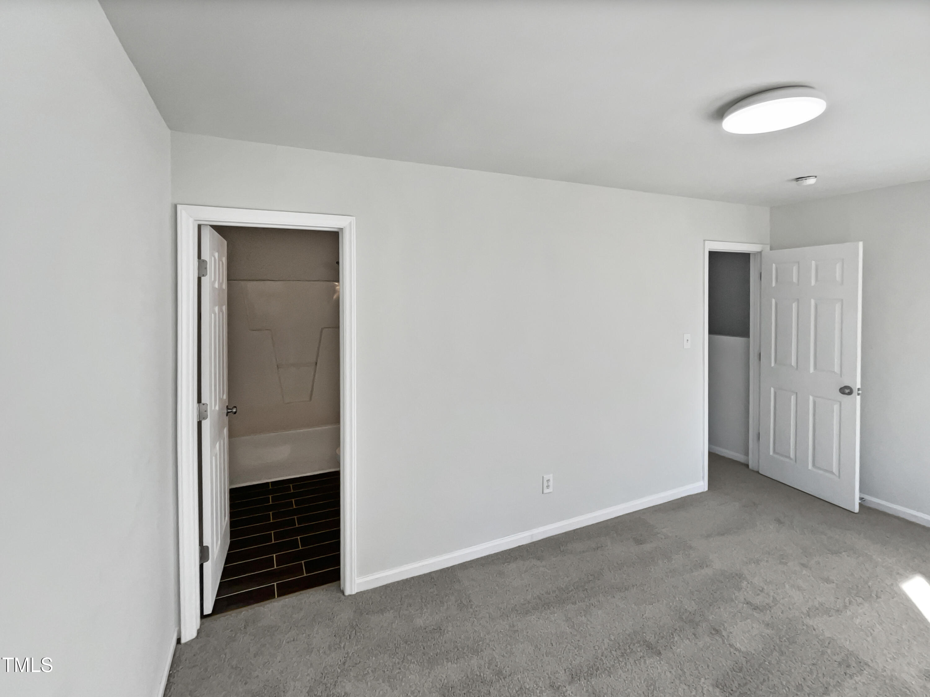5340 Fayetteville Road Property Photo 5