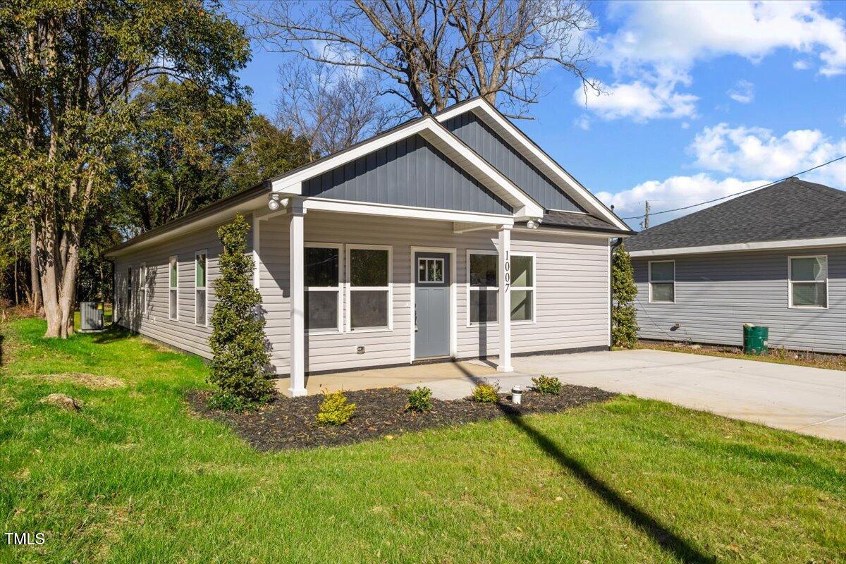 1007 N King Avenue Property Photo 3