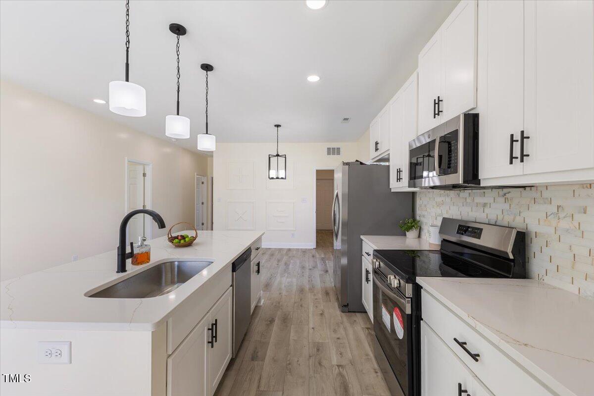 1007 N King Avenue Property Photo 8