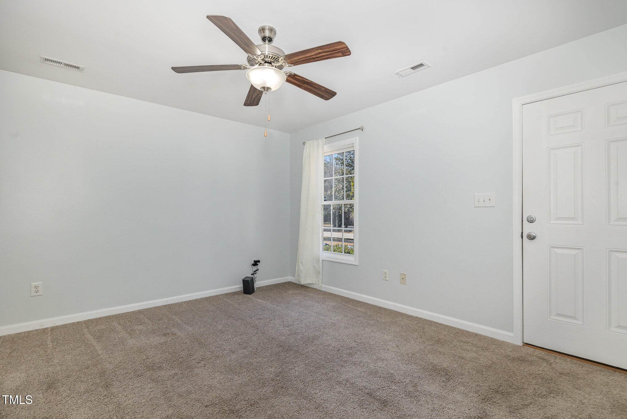 615 S Orange Avenue Property Photo 4