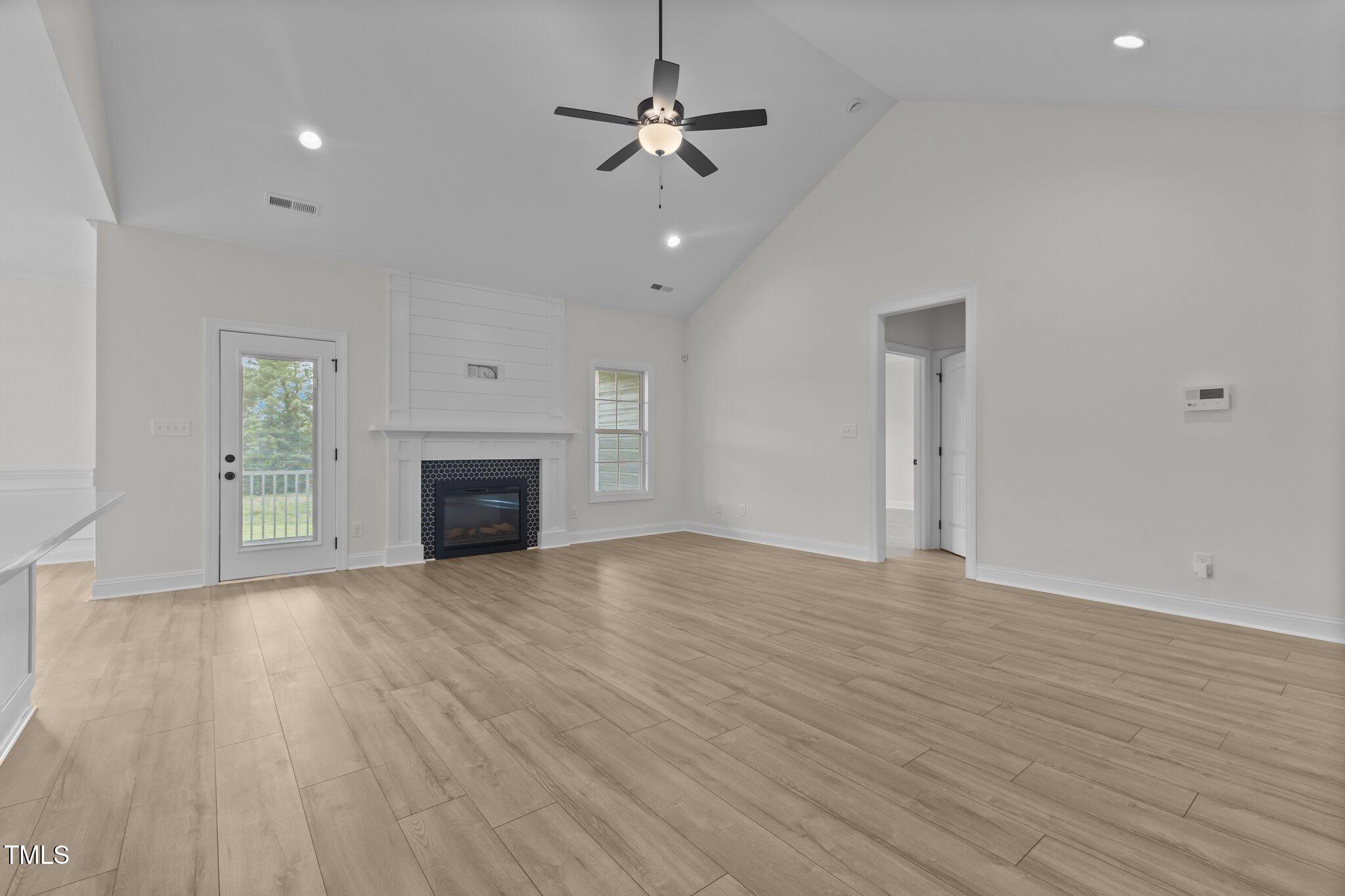 6294 River Road Property Photo 7
