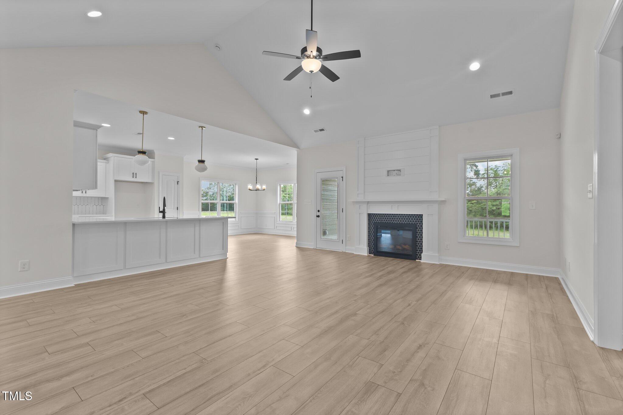 6294 River Road Property Photo 8