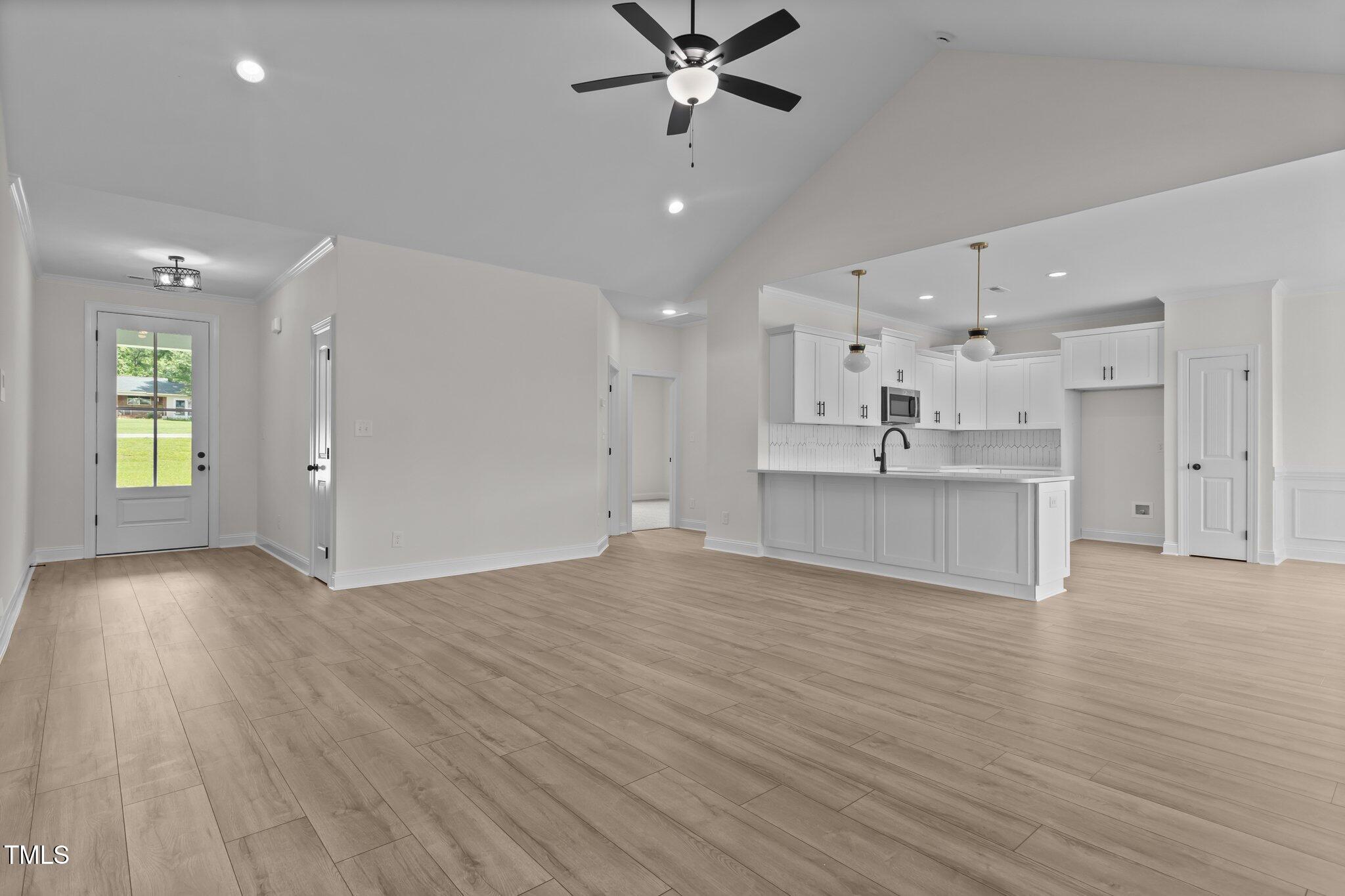 6294 River Road Property Photo 11