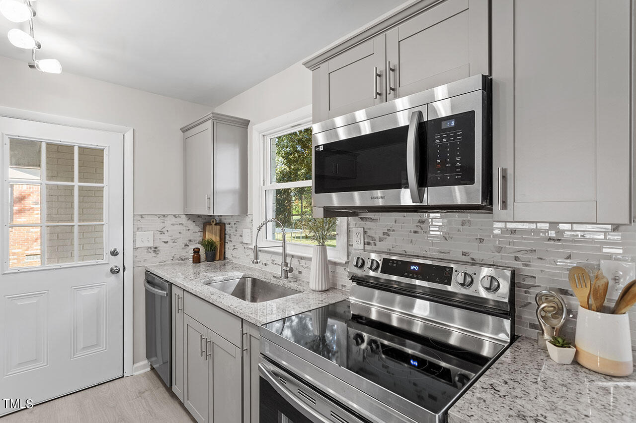 732 Queens Avenue Property Photo 13