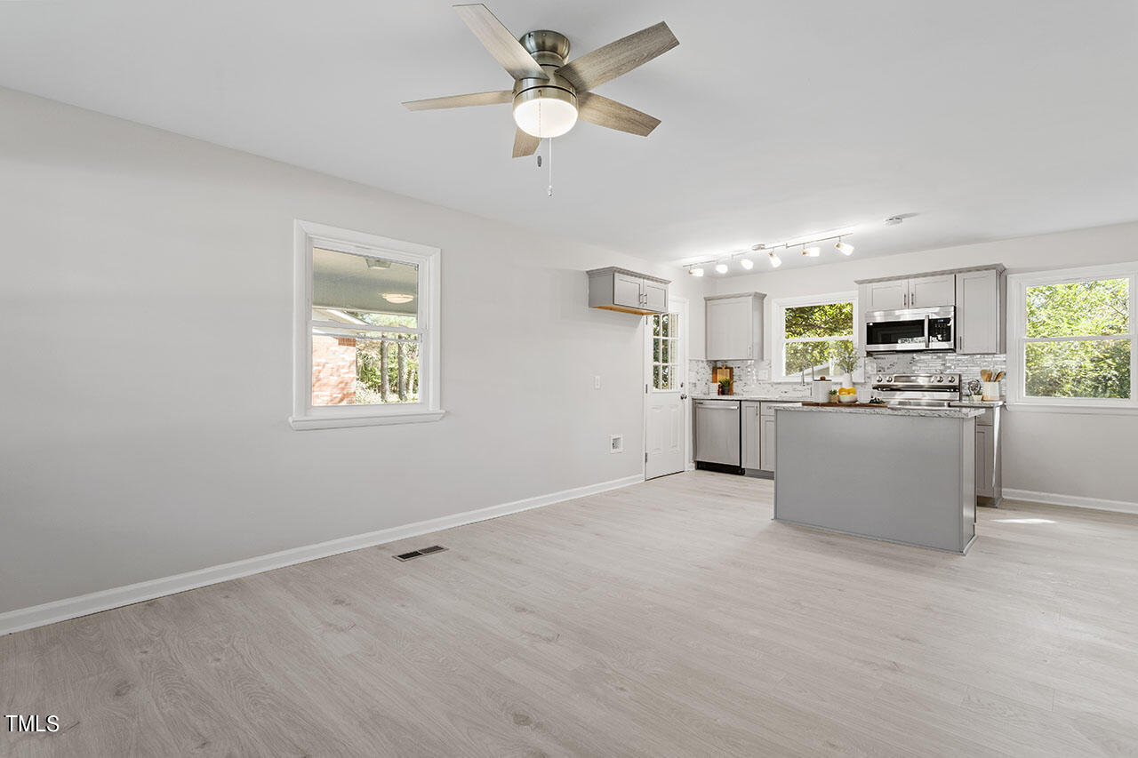 732 Queens Avenue Property Photo 17