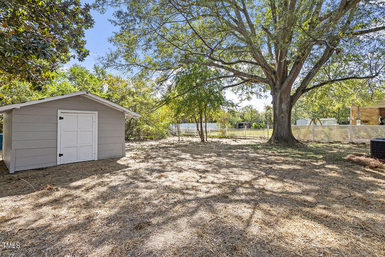 732 Queens Avenue Property Photo 32