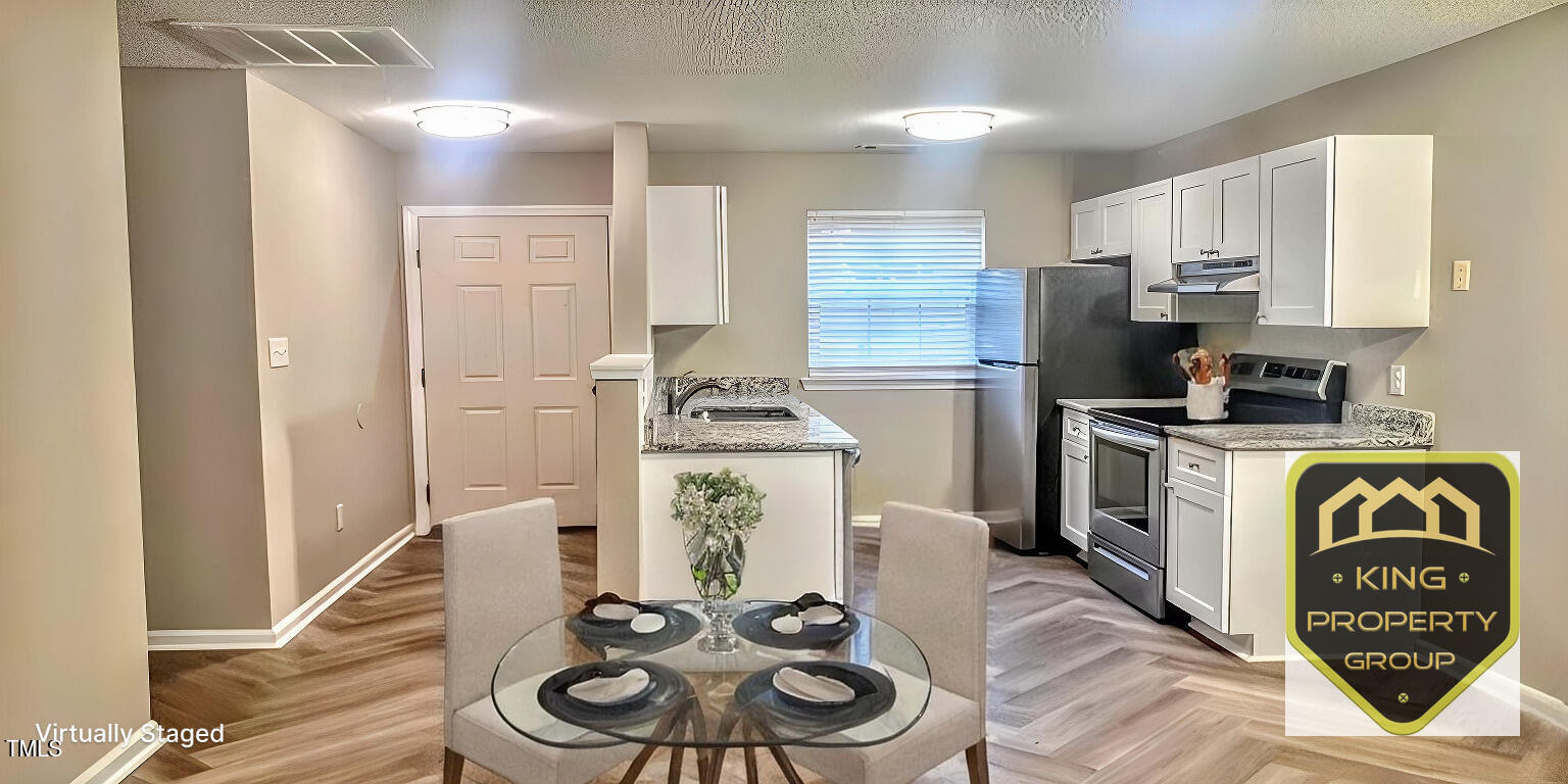 305 Kentucky Drive Property Photo 3