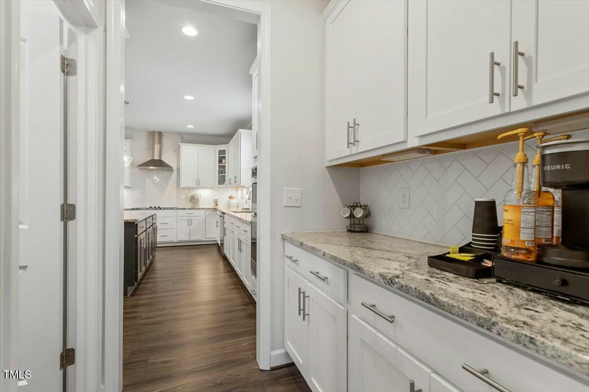 6217 Adcock Road Property Photo 7