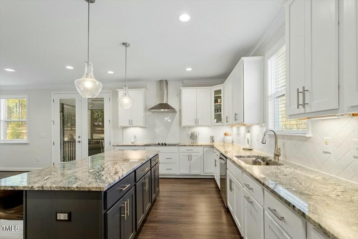 6217 Adcock Road Property Photo 10