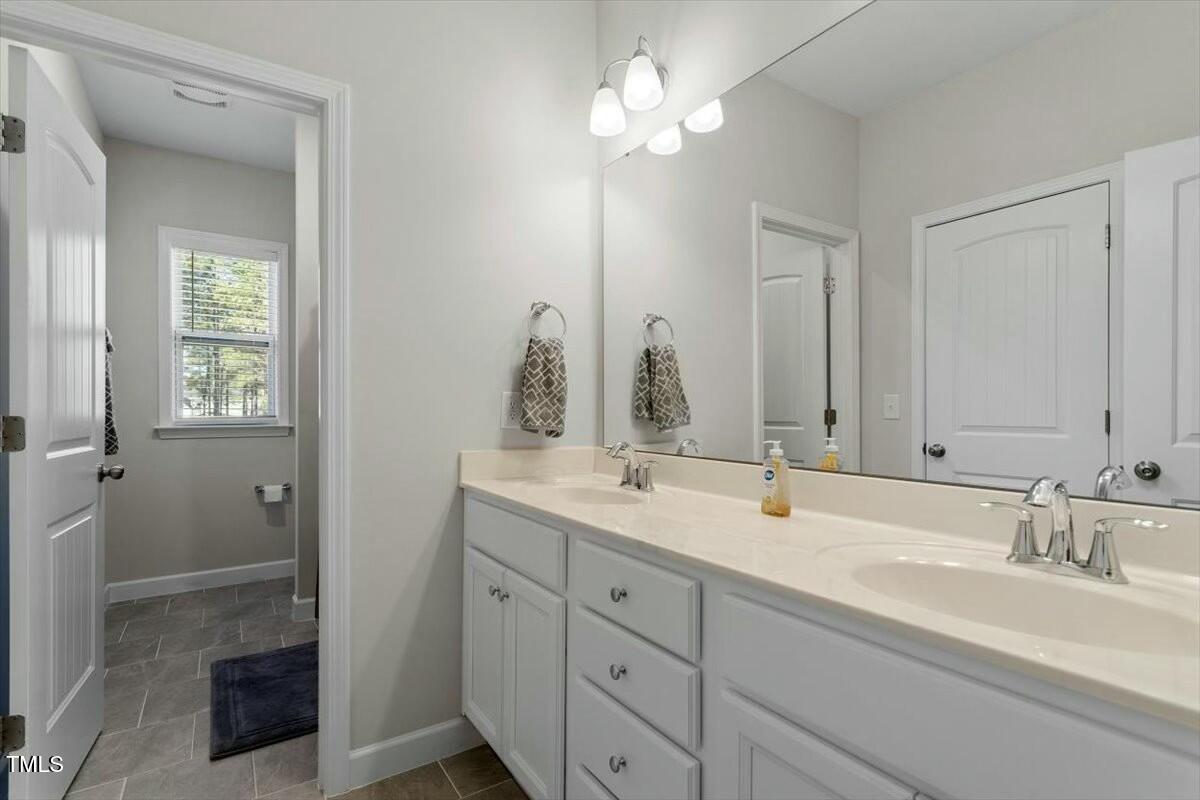 6217 Adcock Road Property Photo 33