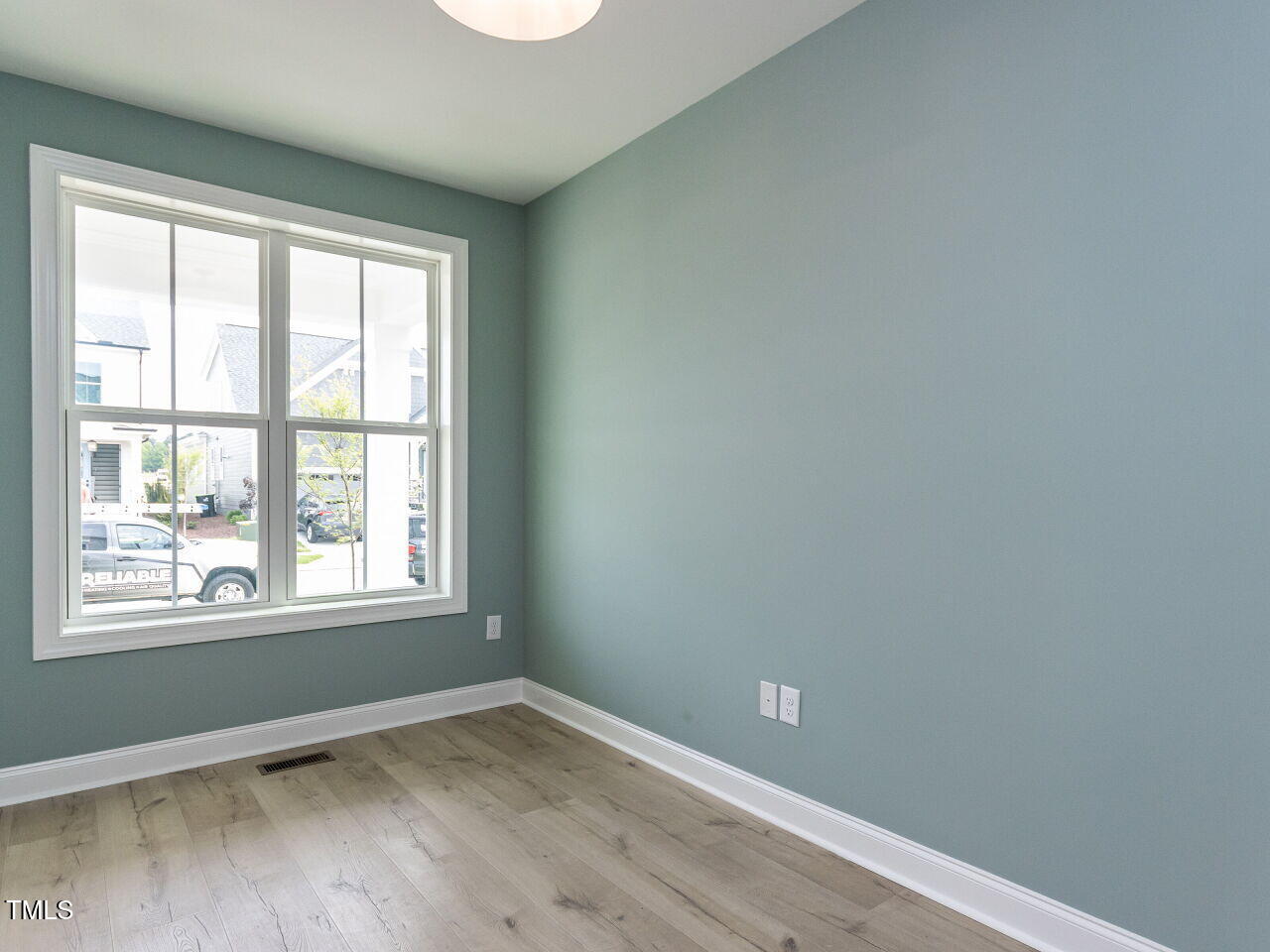 1813 Bright Lantern Way Property Photo 6