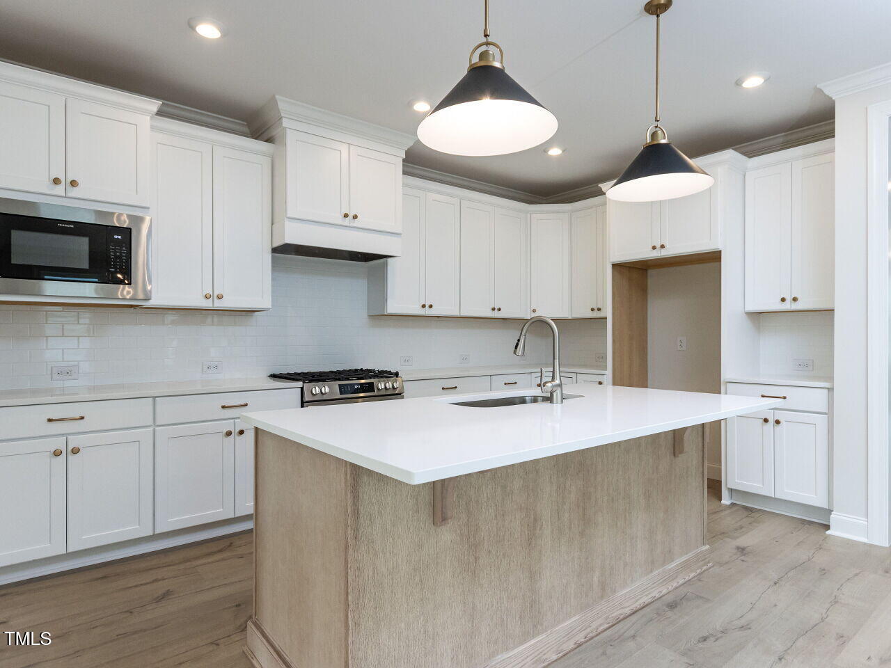 1813 Bright Lantern Way Property Photo 8