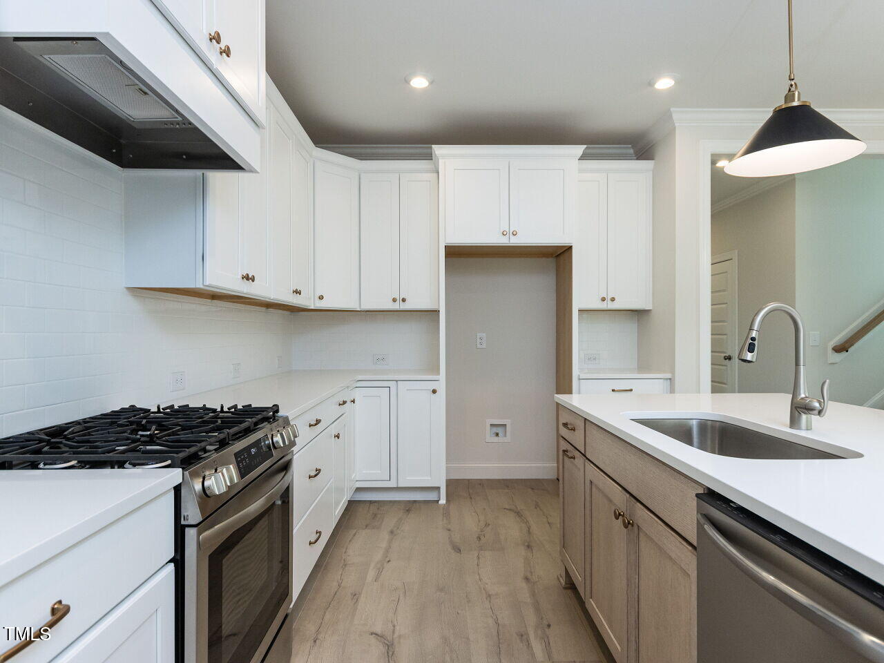 1813 Bright Lantern Way Property Photo 9