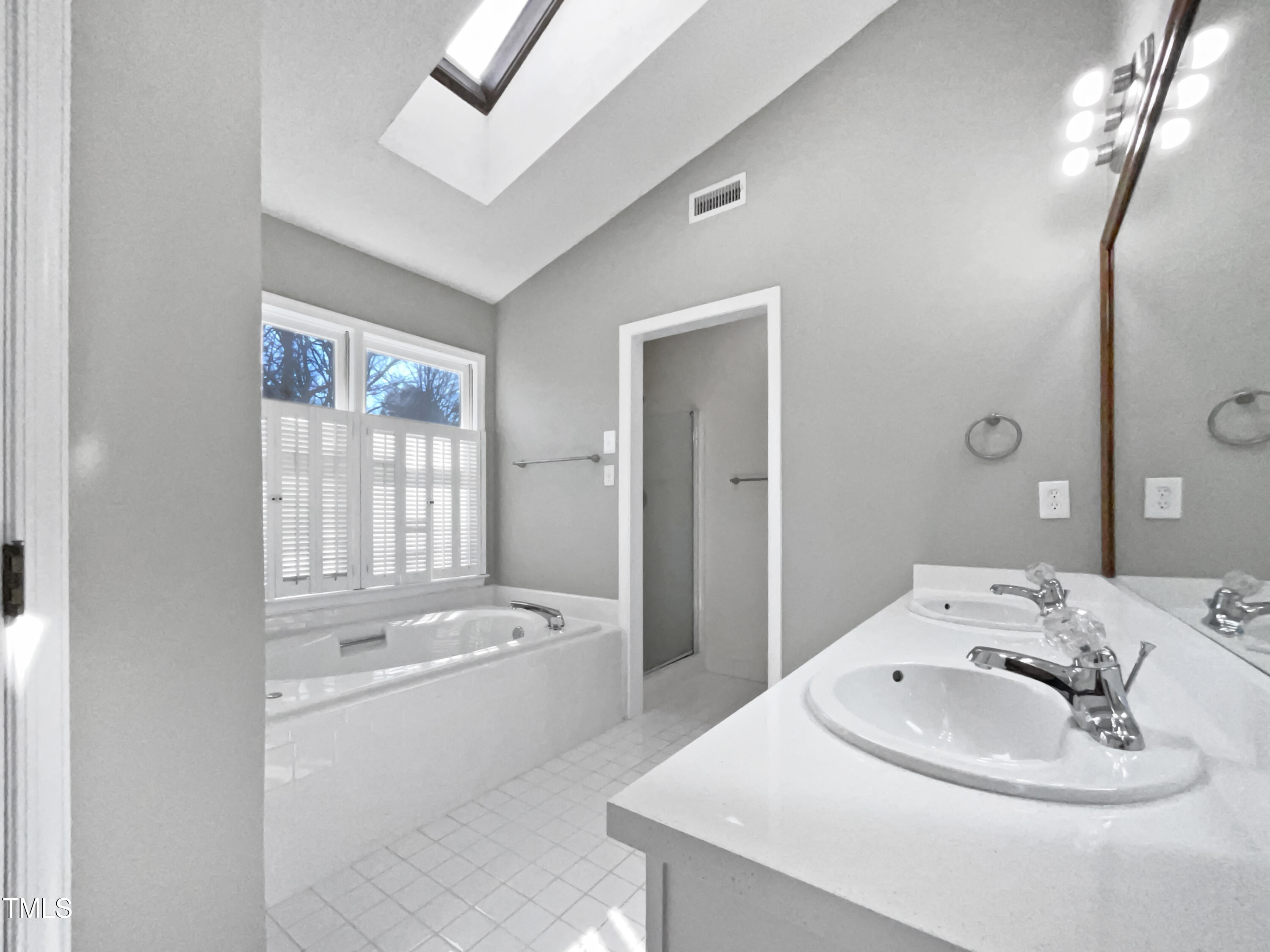118 Trafalgar Lane Property Photo 10