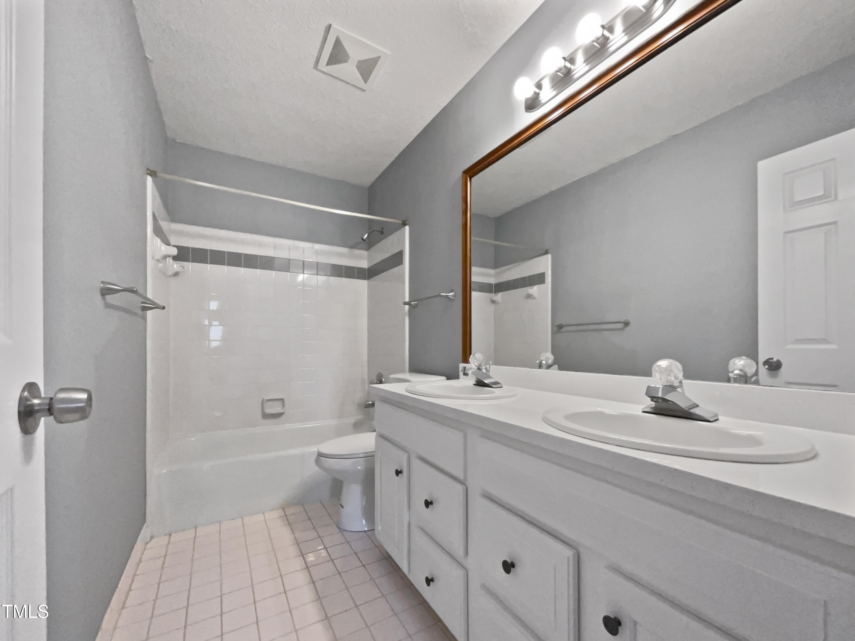 118 Trafalgar Lane Property Photo 20