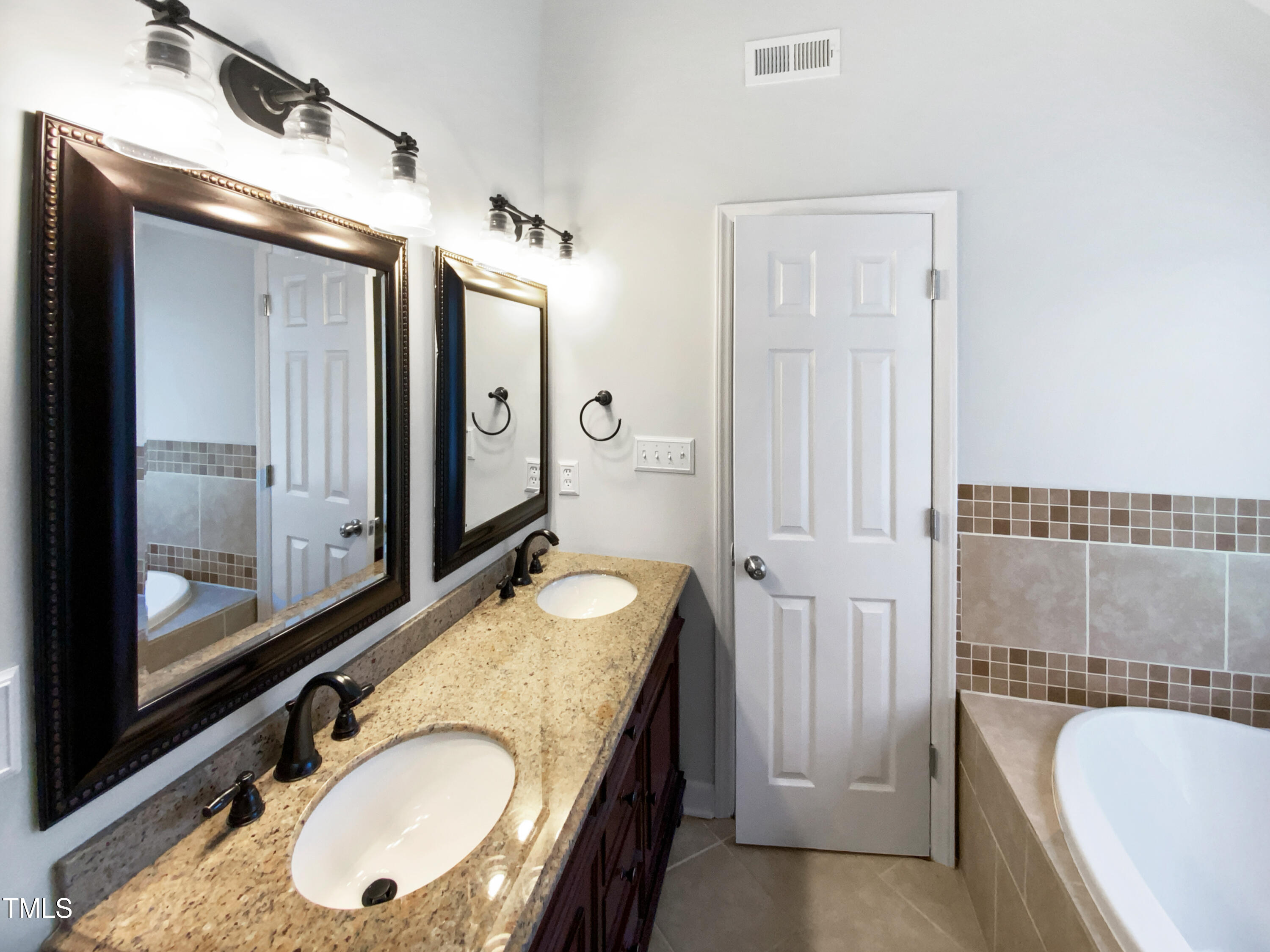 3321 Beech Bluff Lane Property Photo 10