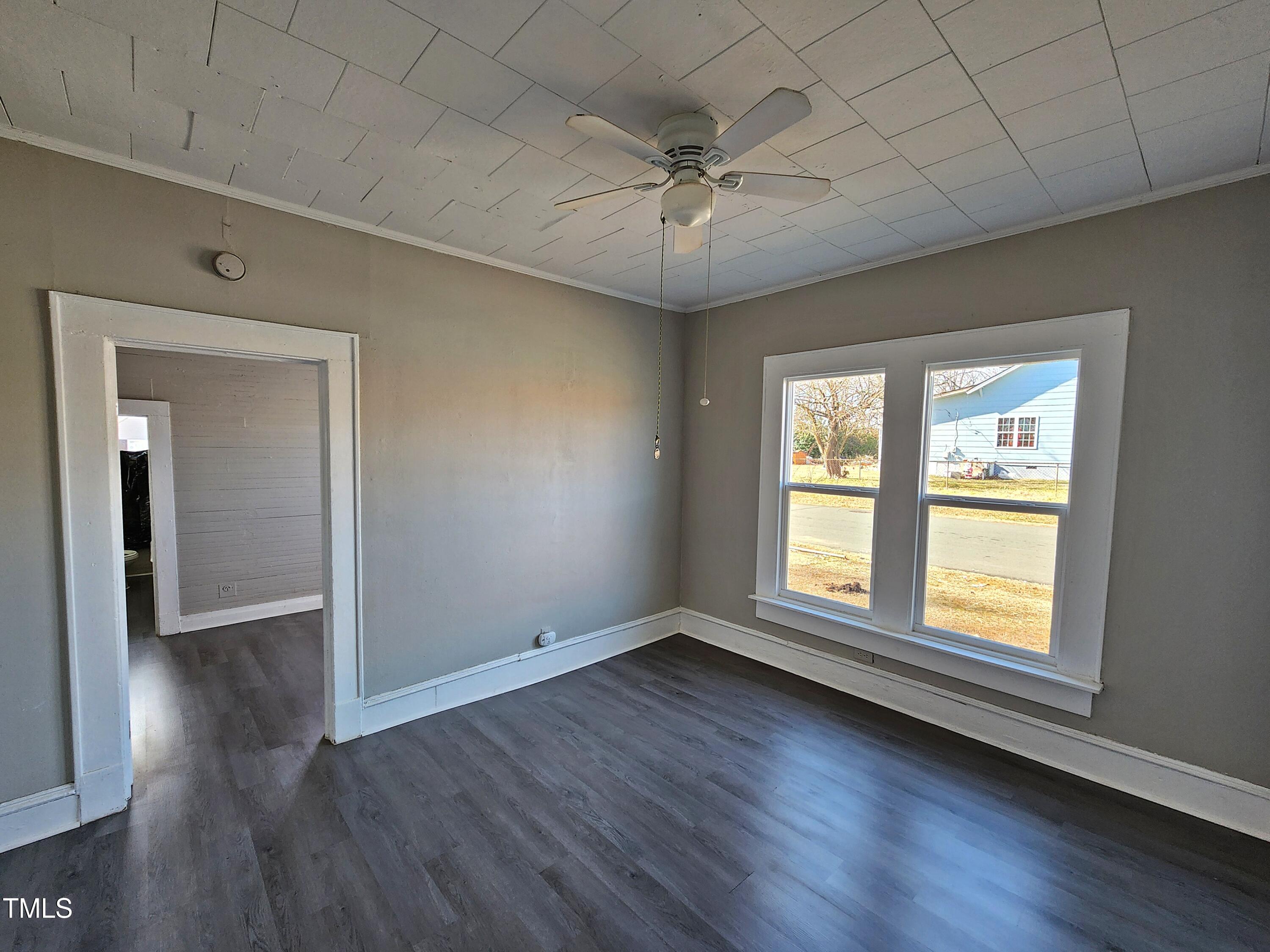 1101-1103 N Anthony Street Property Photo 6